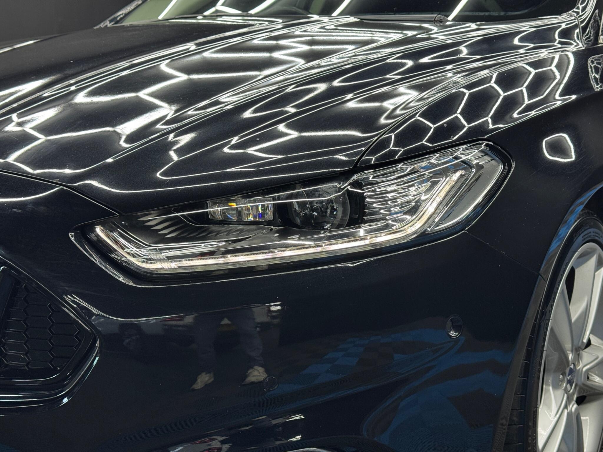 Ford Mondeo - Image 46