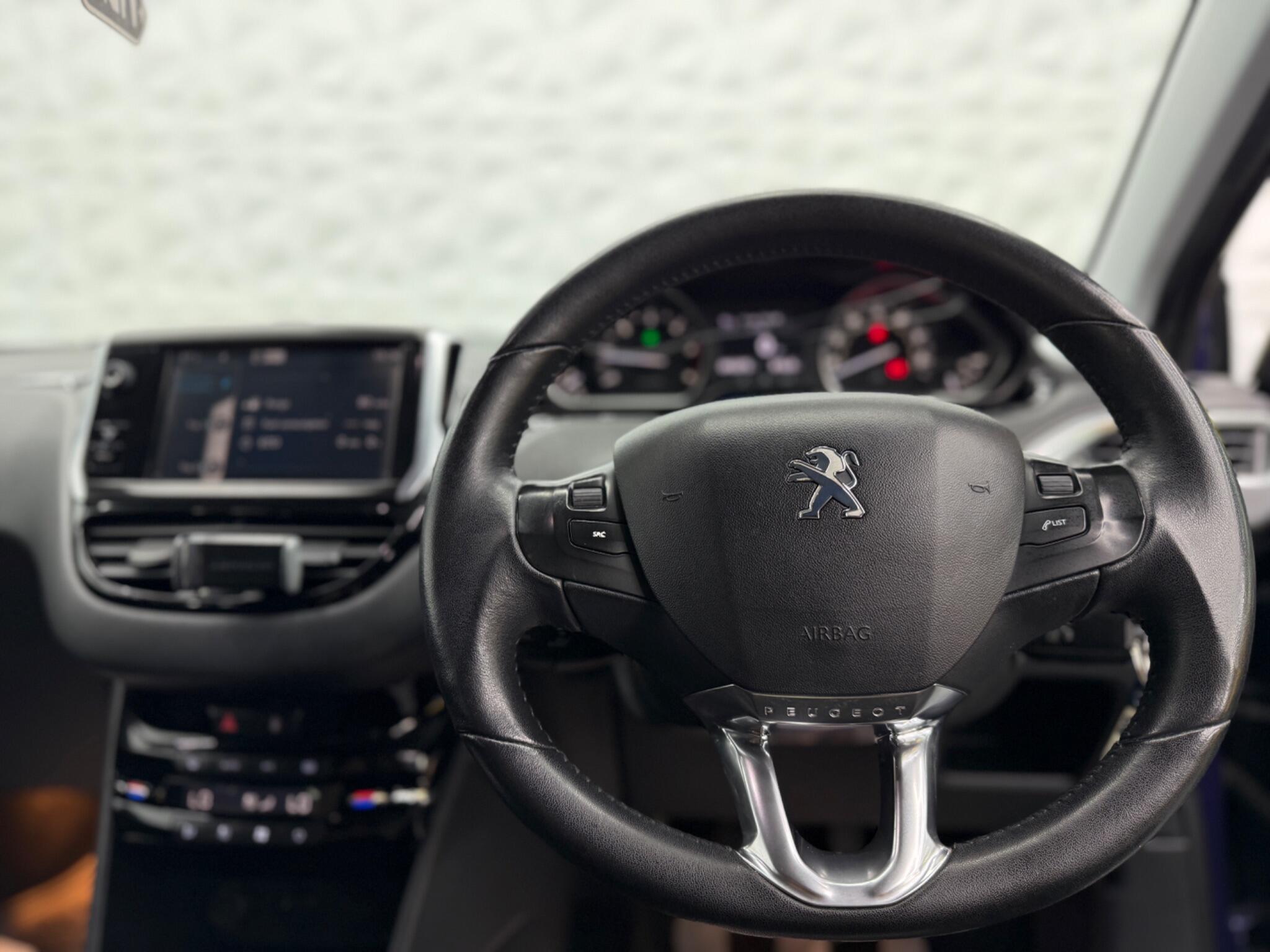 Peugeot 208 - Image 26