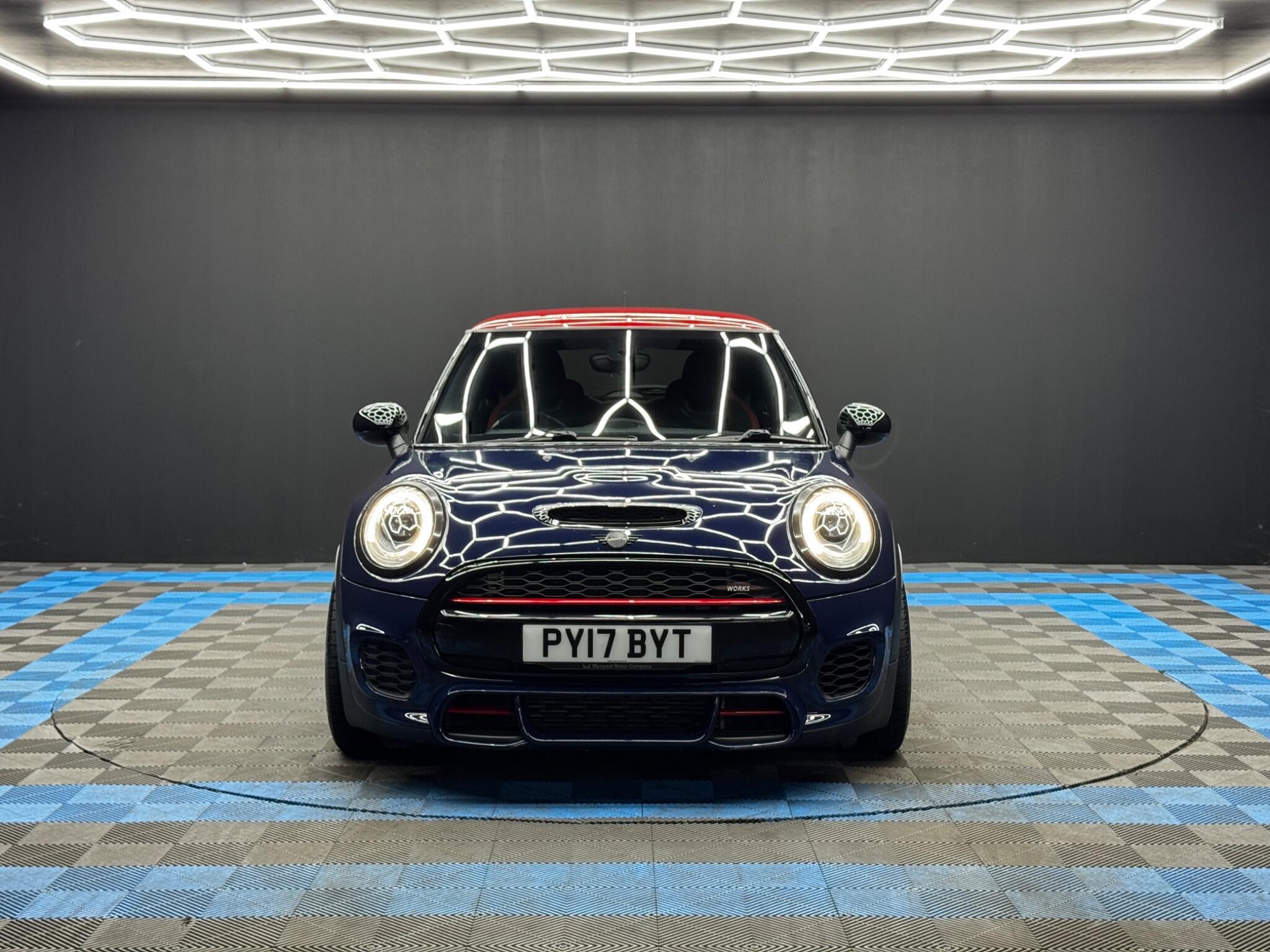 MINI Hatch - Image 2