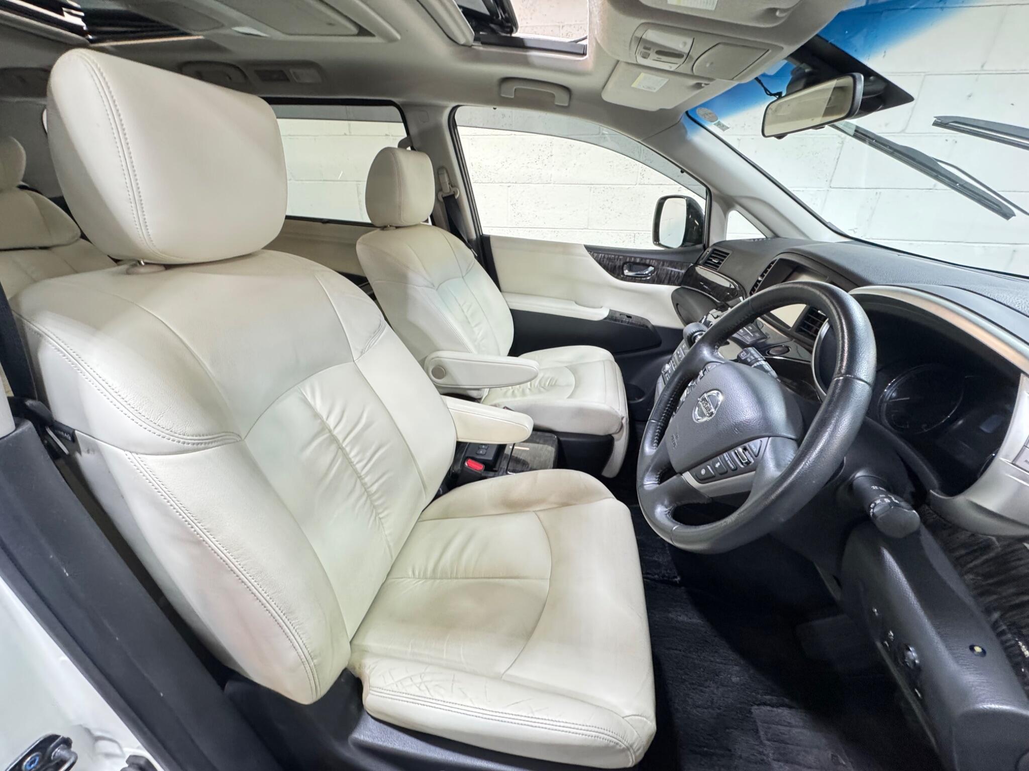 Nissan Elgrand - Image 8