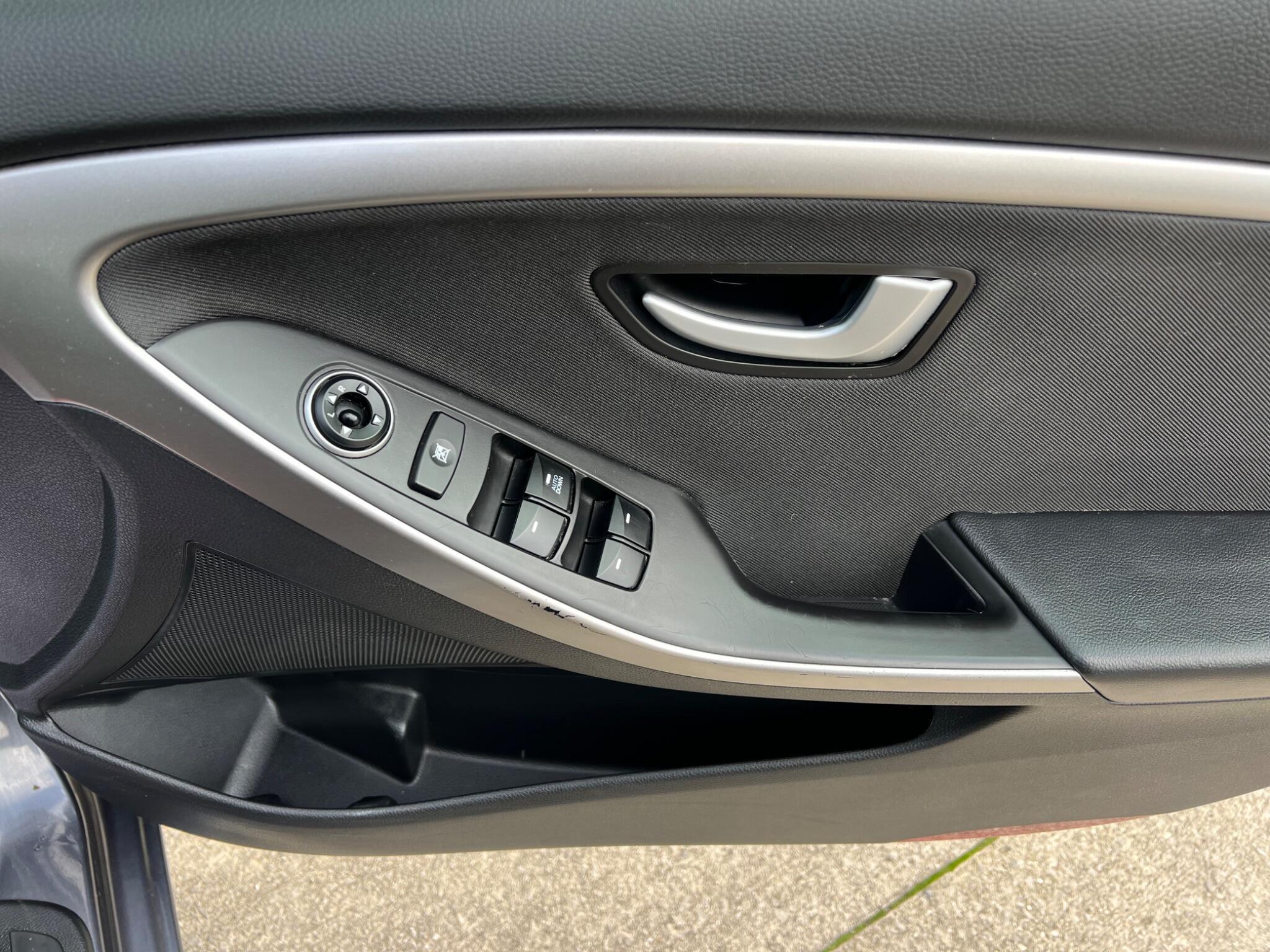 Hyundai i30 - Image 20