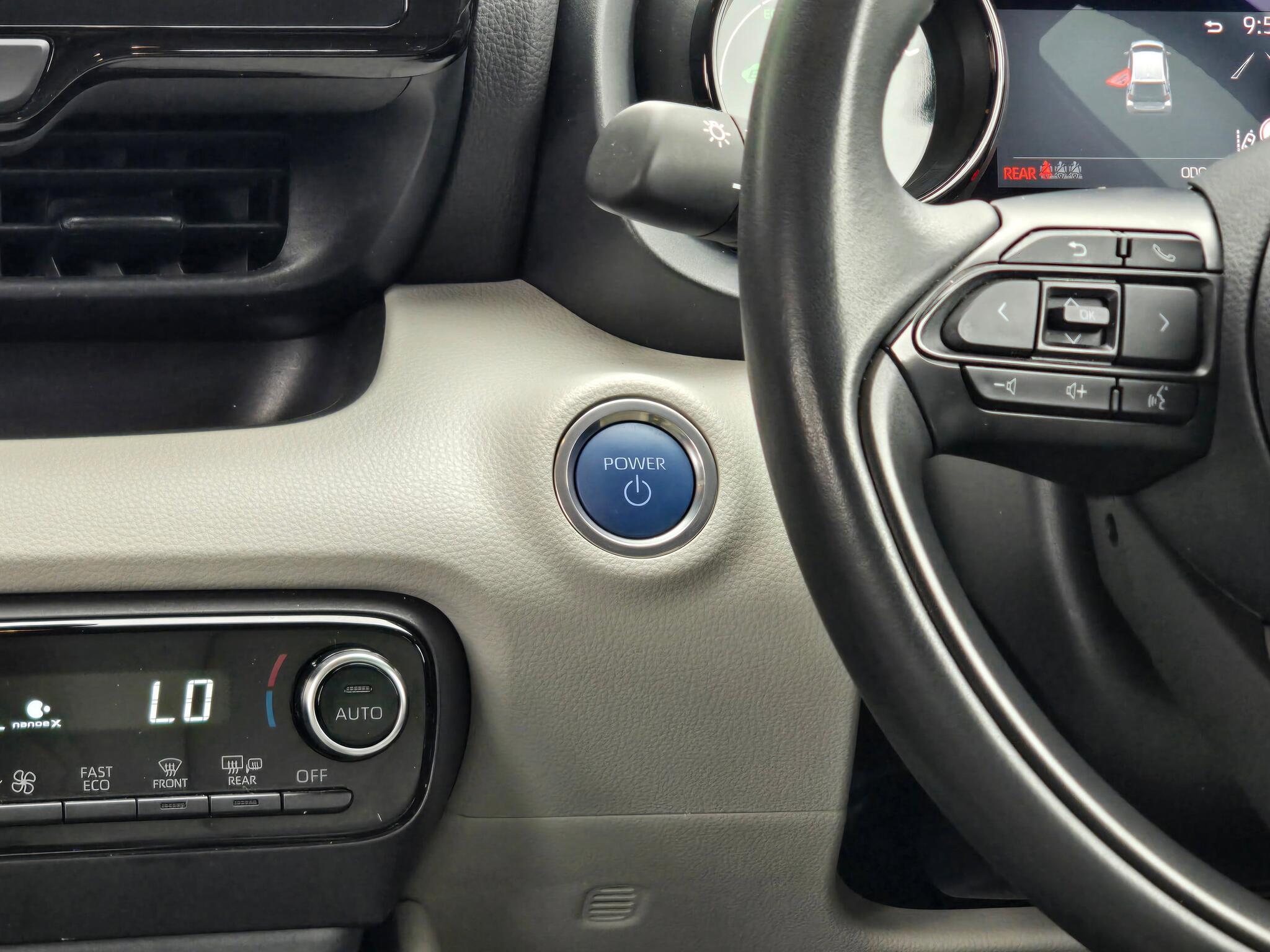 Toyota Yaris - Image 7