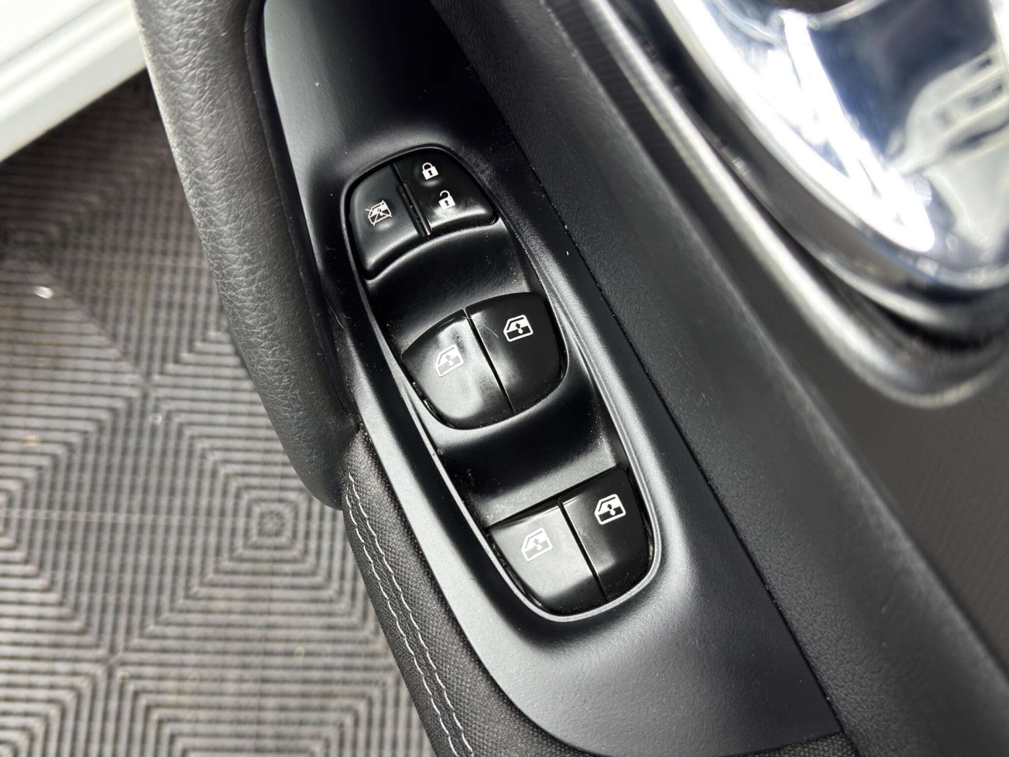 Nissan Qashqai - Image 36