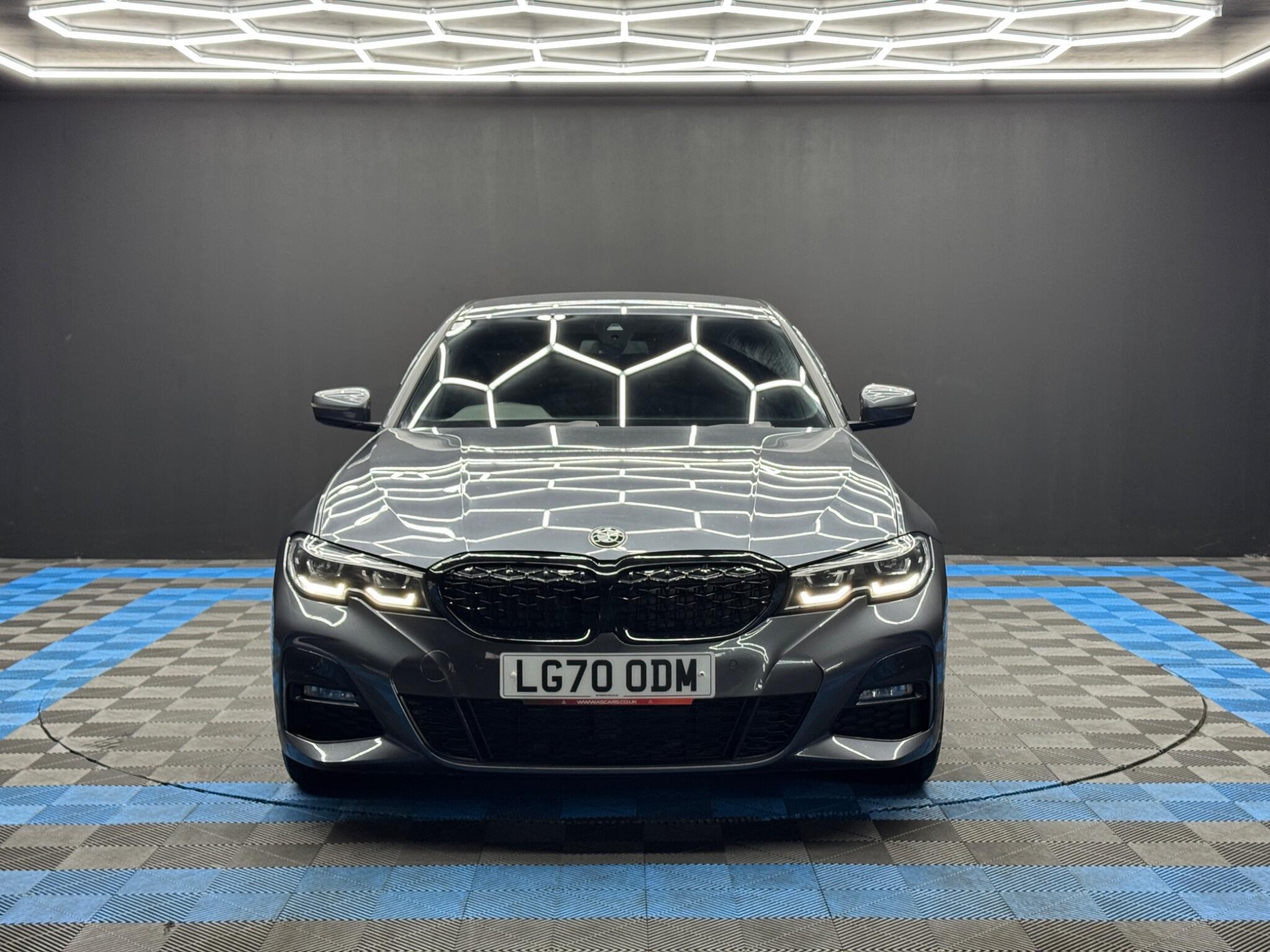 BMW 3 Series - Image 2