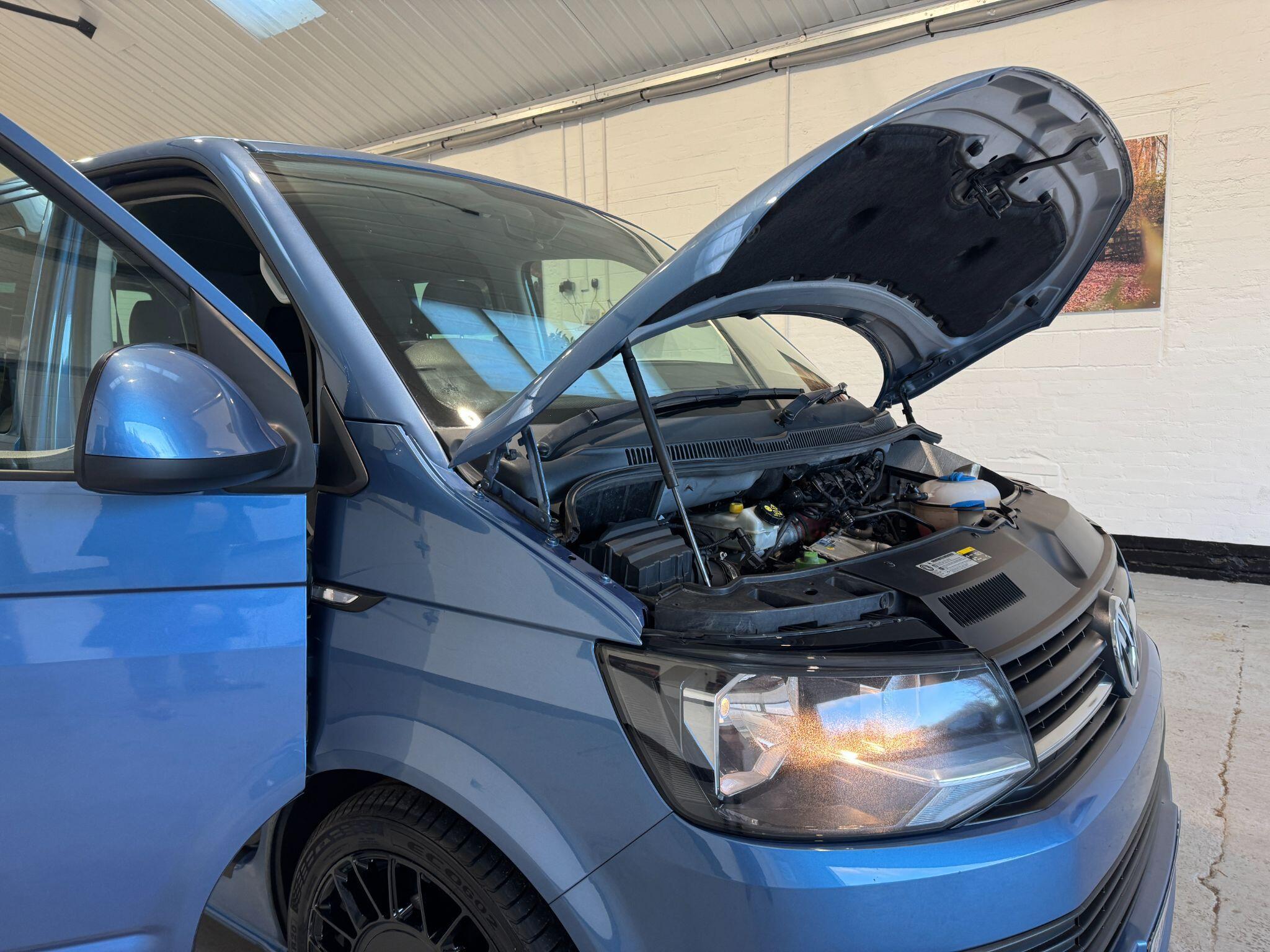 Volkswagen Transporter - Image 42