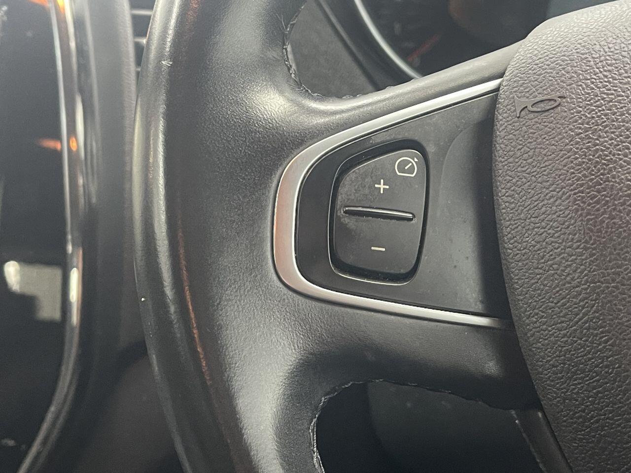 Renault Captur - Image 23