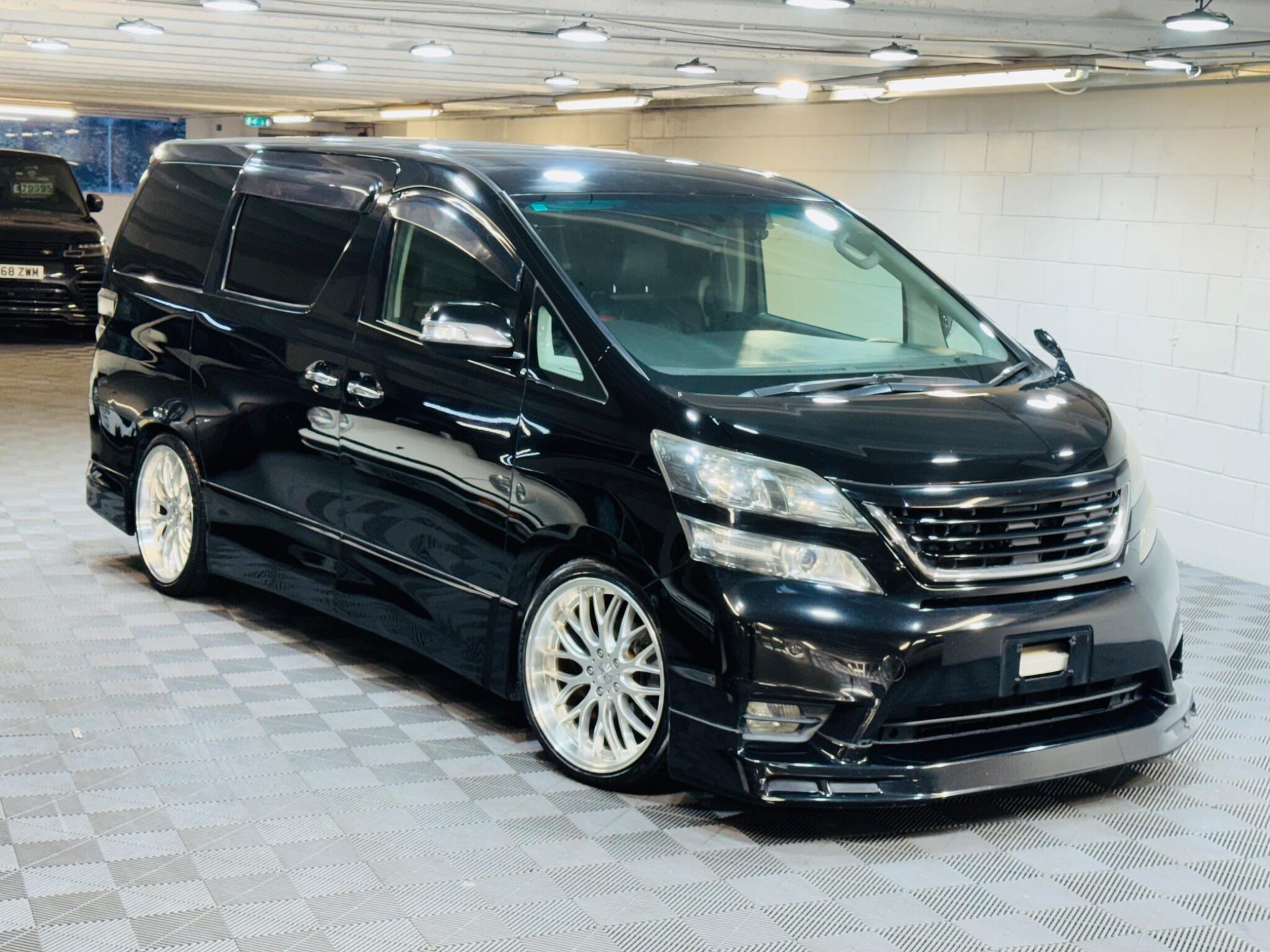 Toyota Vellfire - Image 16