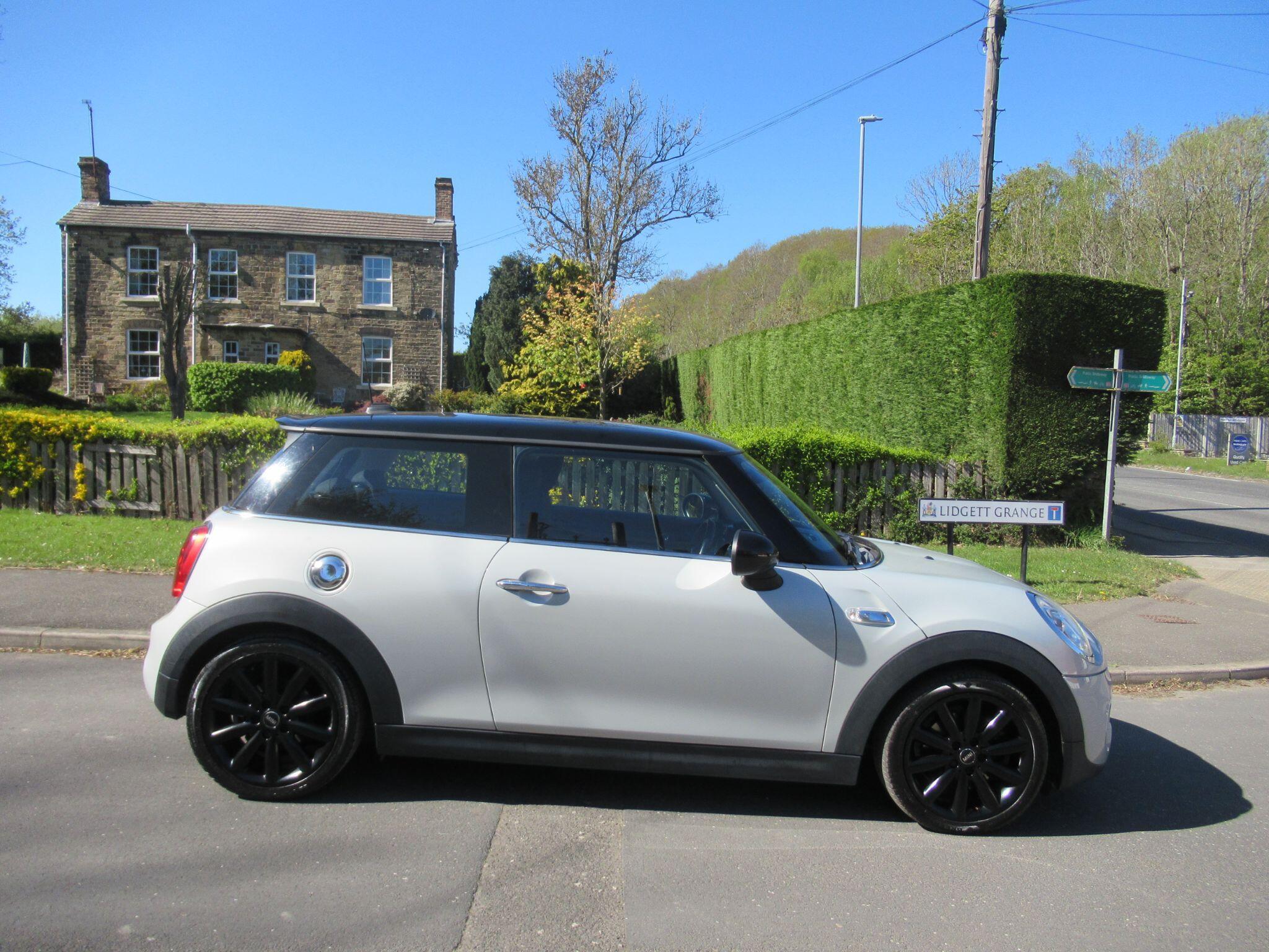 MINI Hatch - Image 2