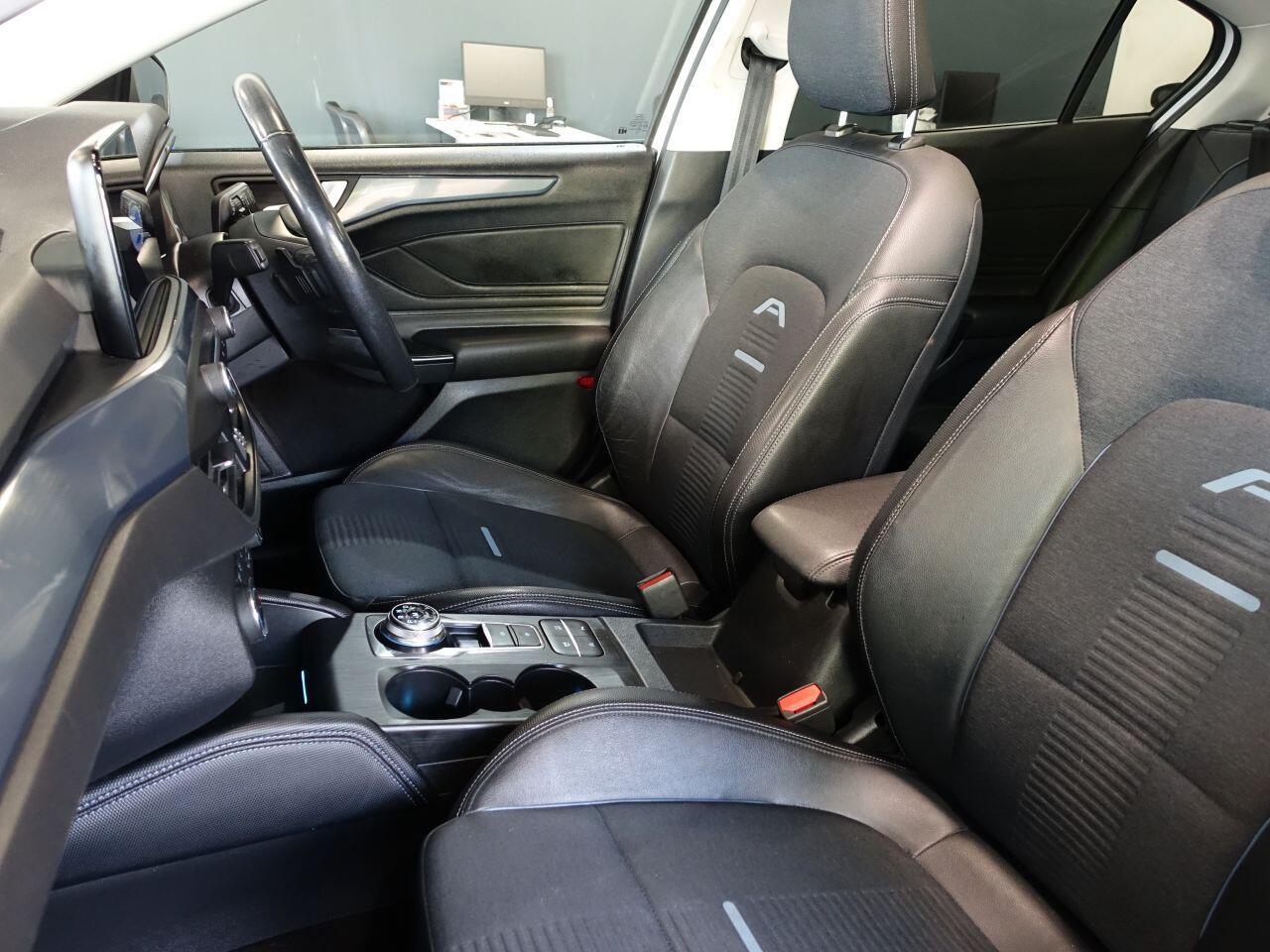 Ford Focus - Image 14