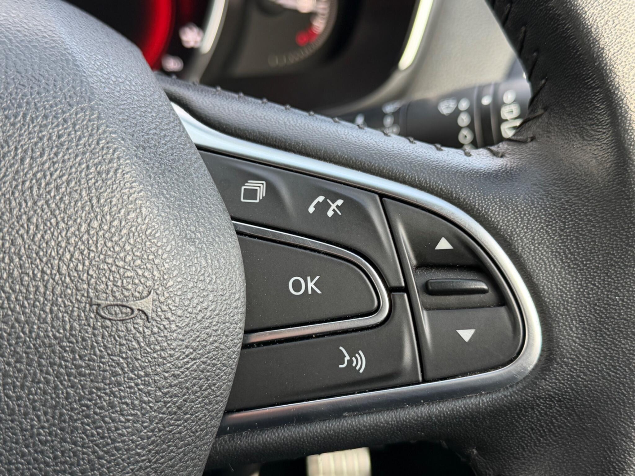 Renault Megane - Image 24