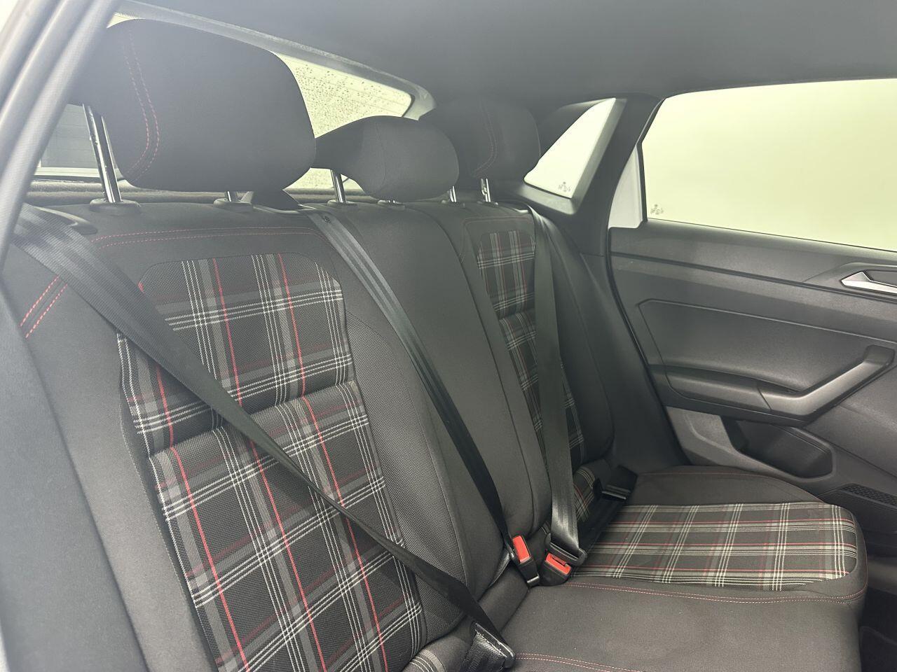 Volkswagen Polo - Image 14