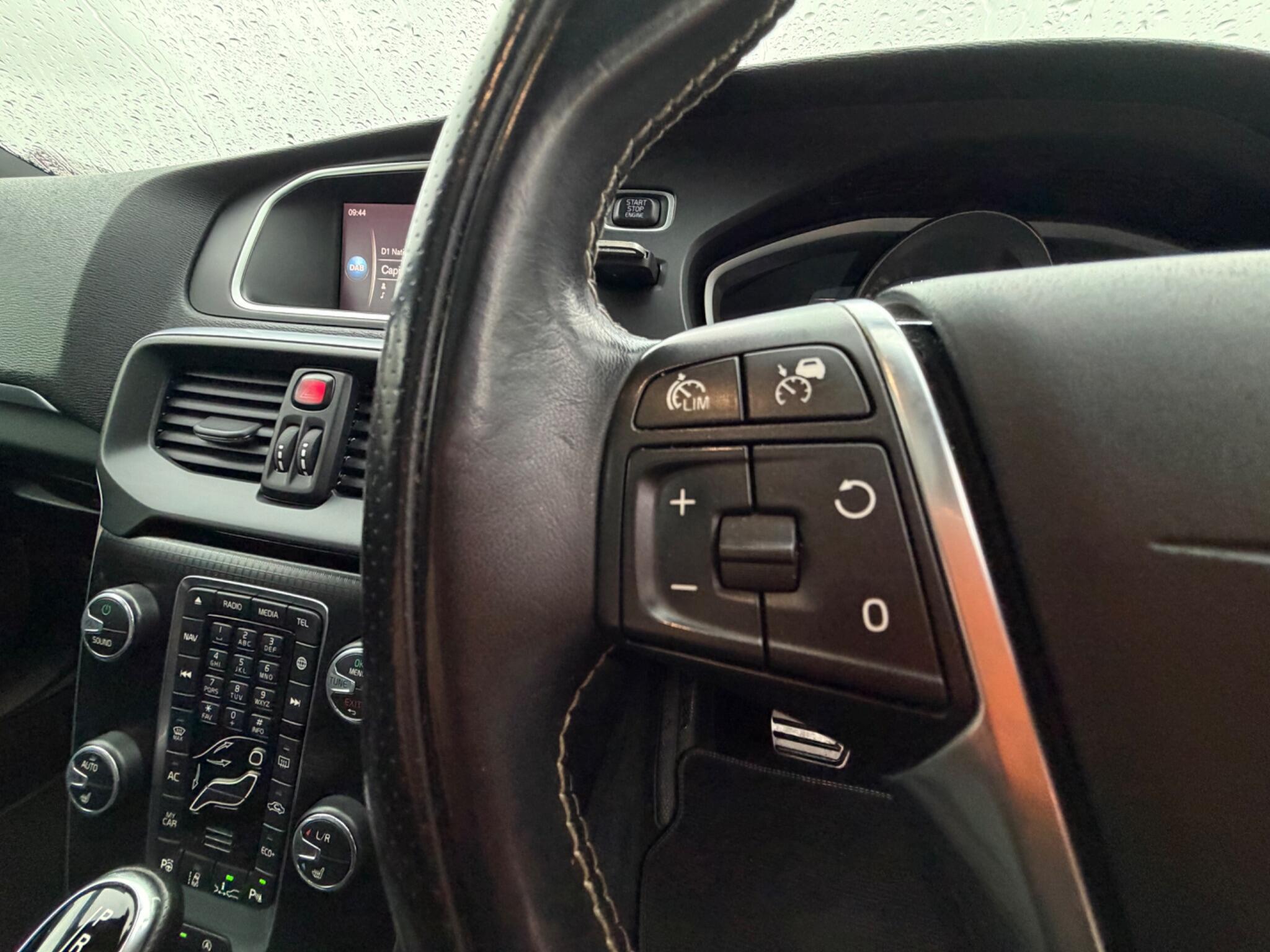 Volvo V40 - Image 20