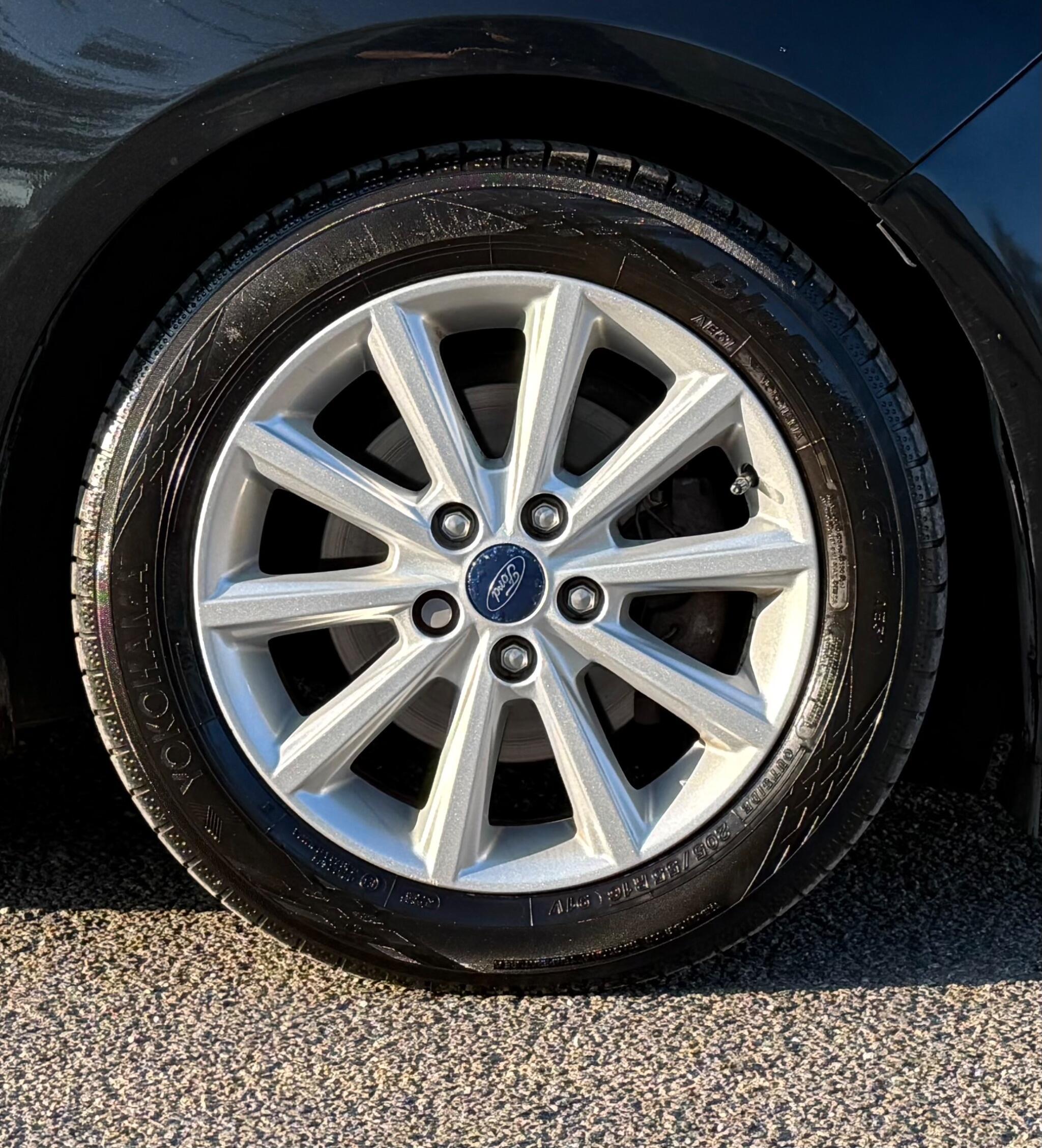 Ford Focus - Image 39