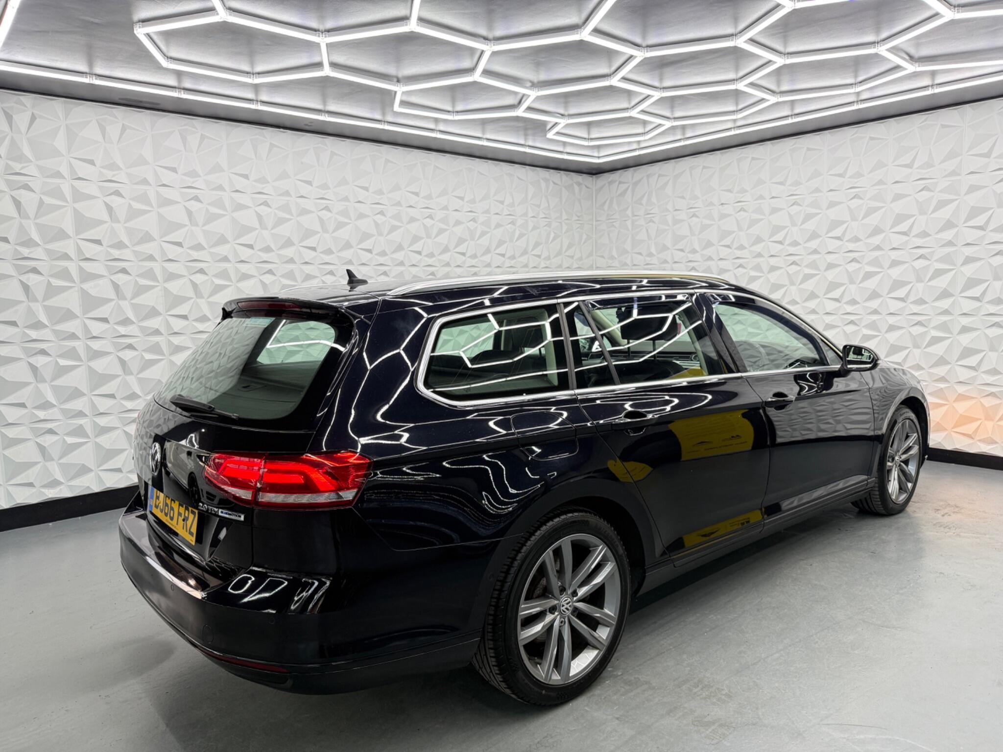 Volkswagen Passat - Image 14