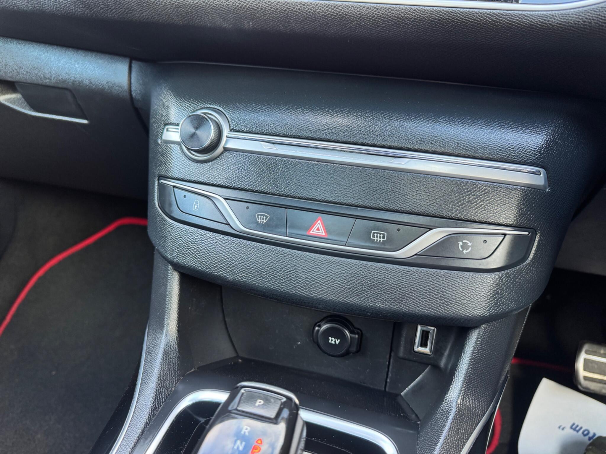 Peugeot 308 - Image 4