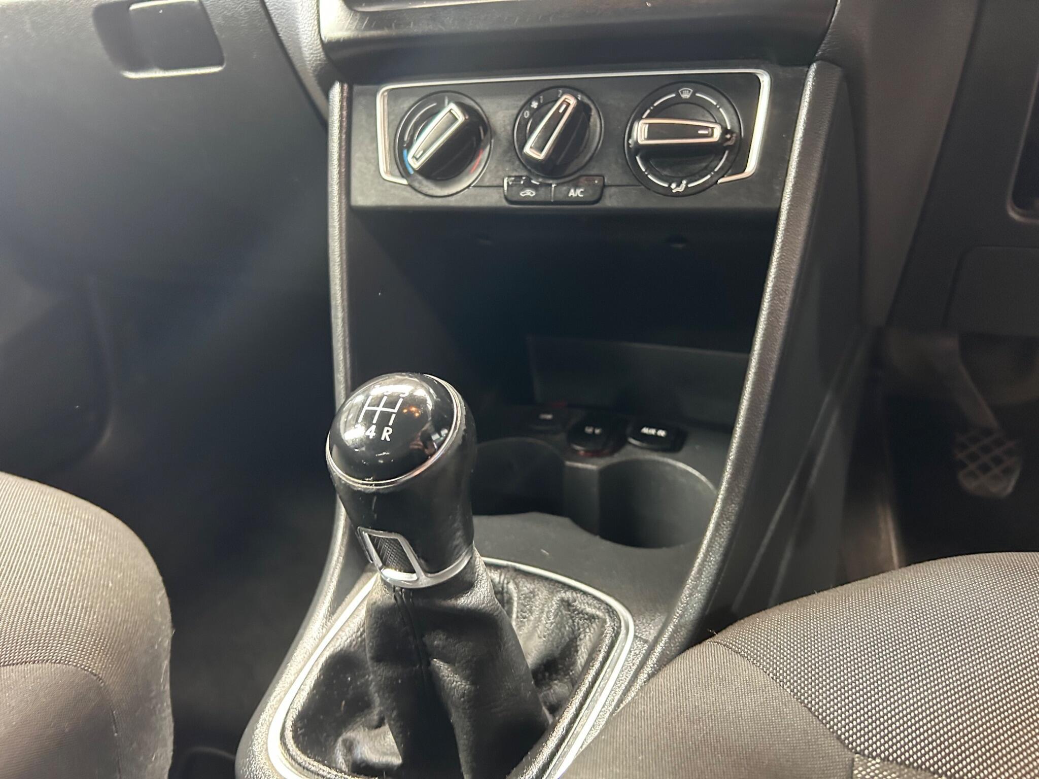 Volkswagen Polo - Image 14