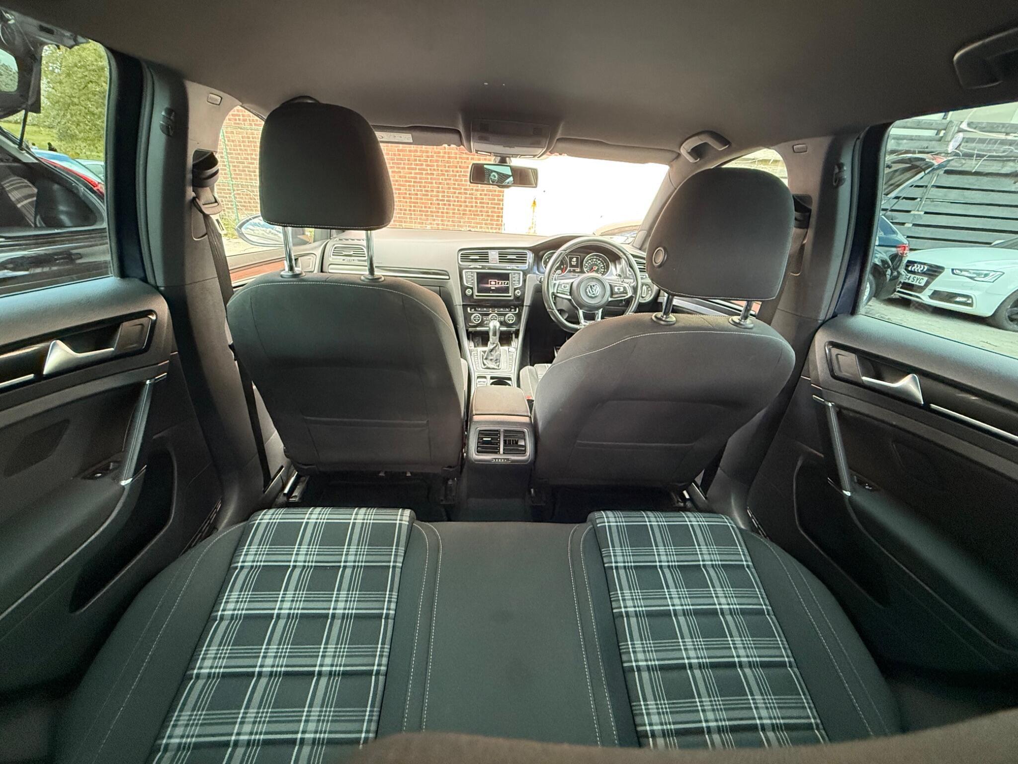 Volkswagen Golf - Image 29