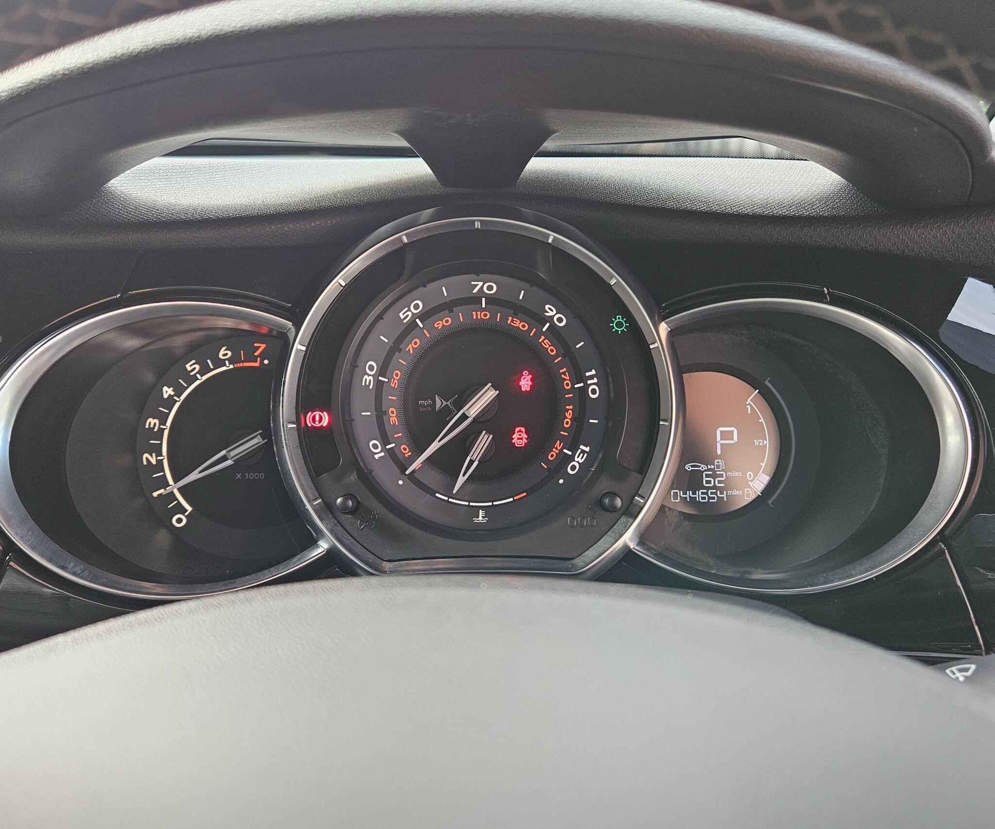 DS AUTOMOBILES DS 3 - Image 17