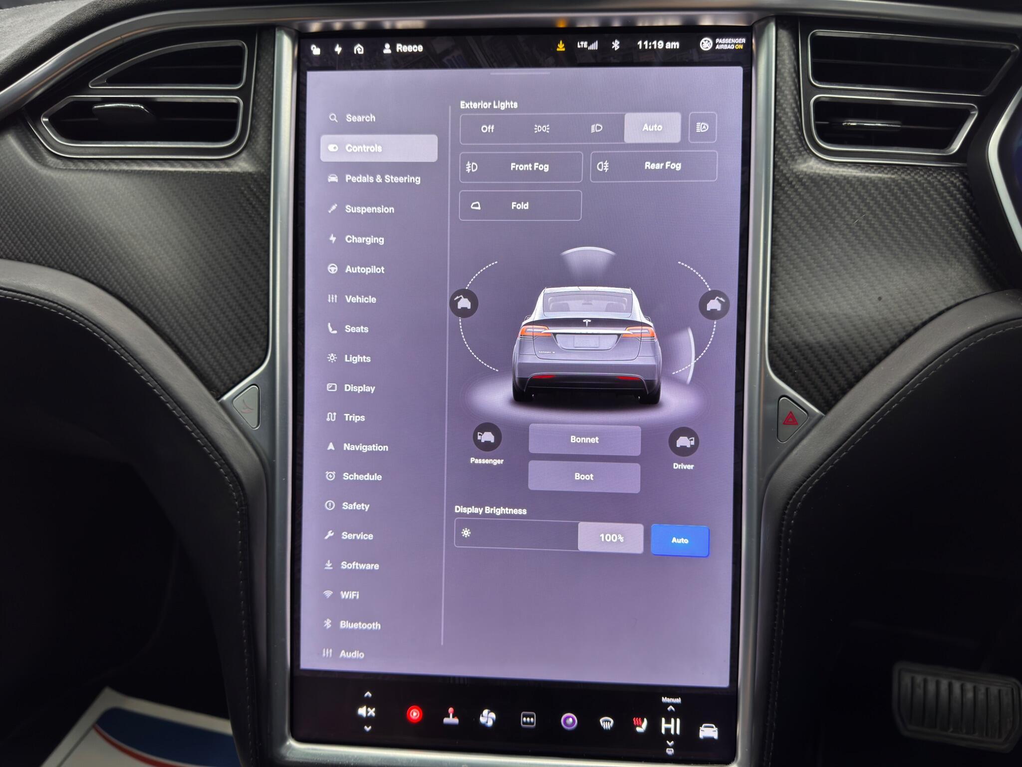 Tesla Model X - Image 35