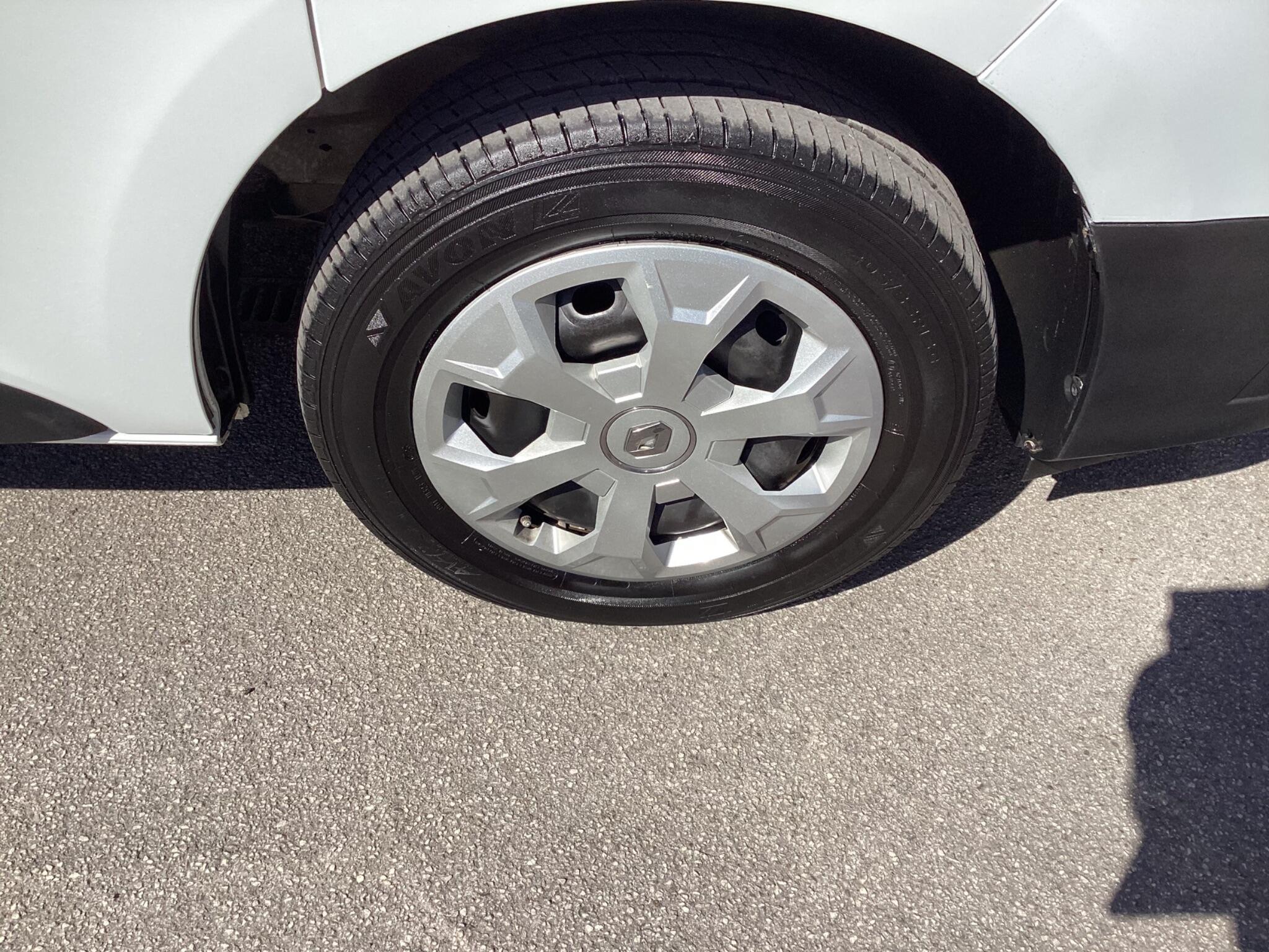 Renault Trafic - Image 10