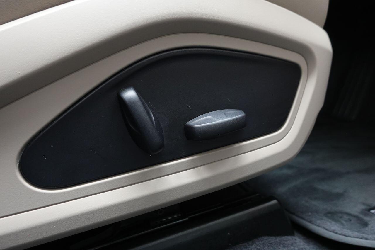 Porsche Taycan - Image 11