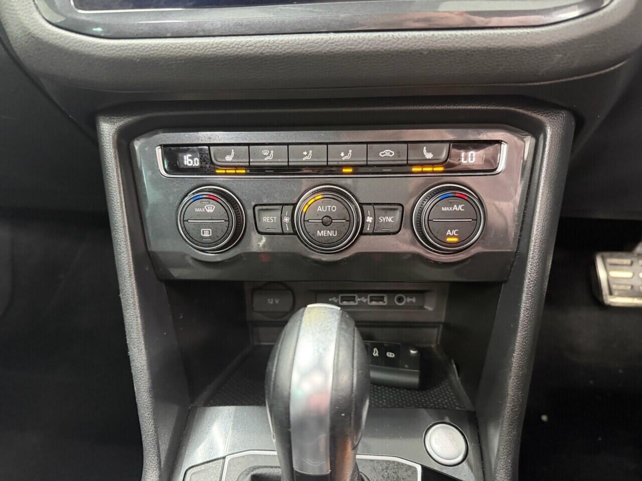 Volkswagen Tiguan - Image 34