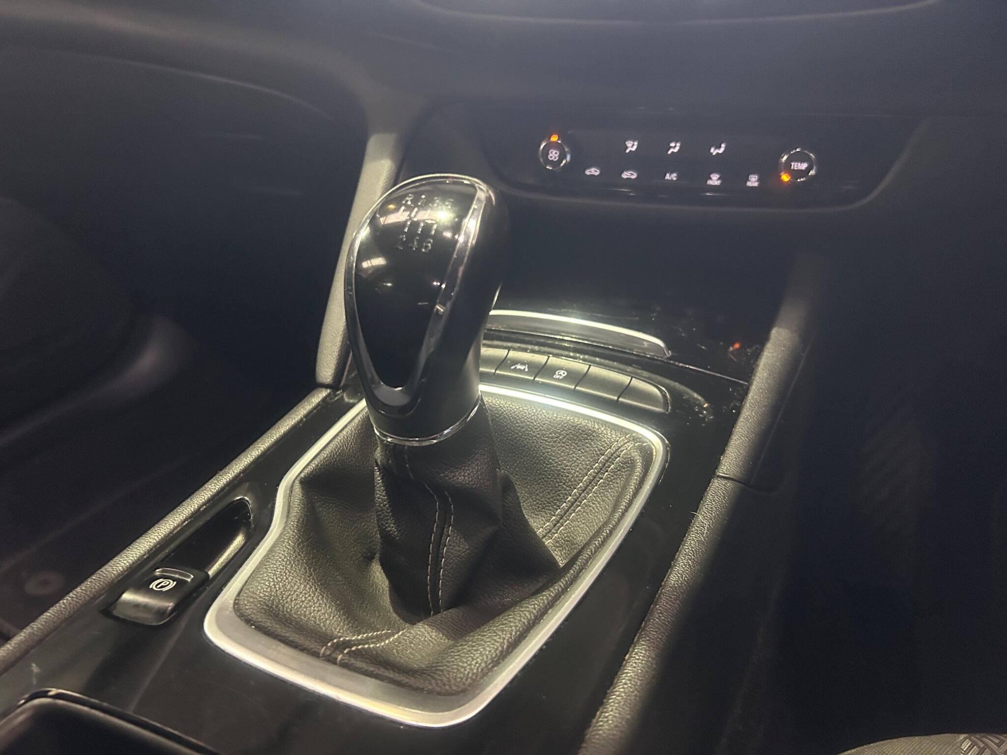 Vauxhall Insignia - Image 12