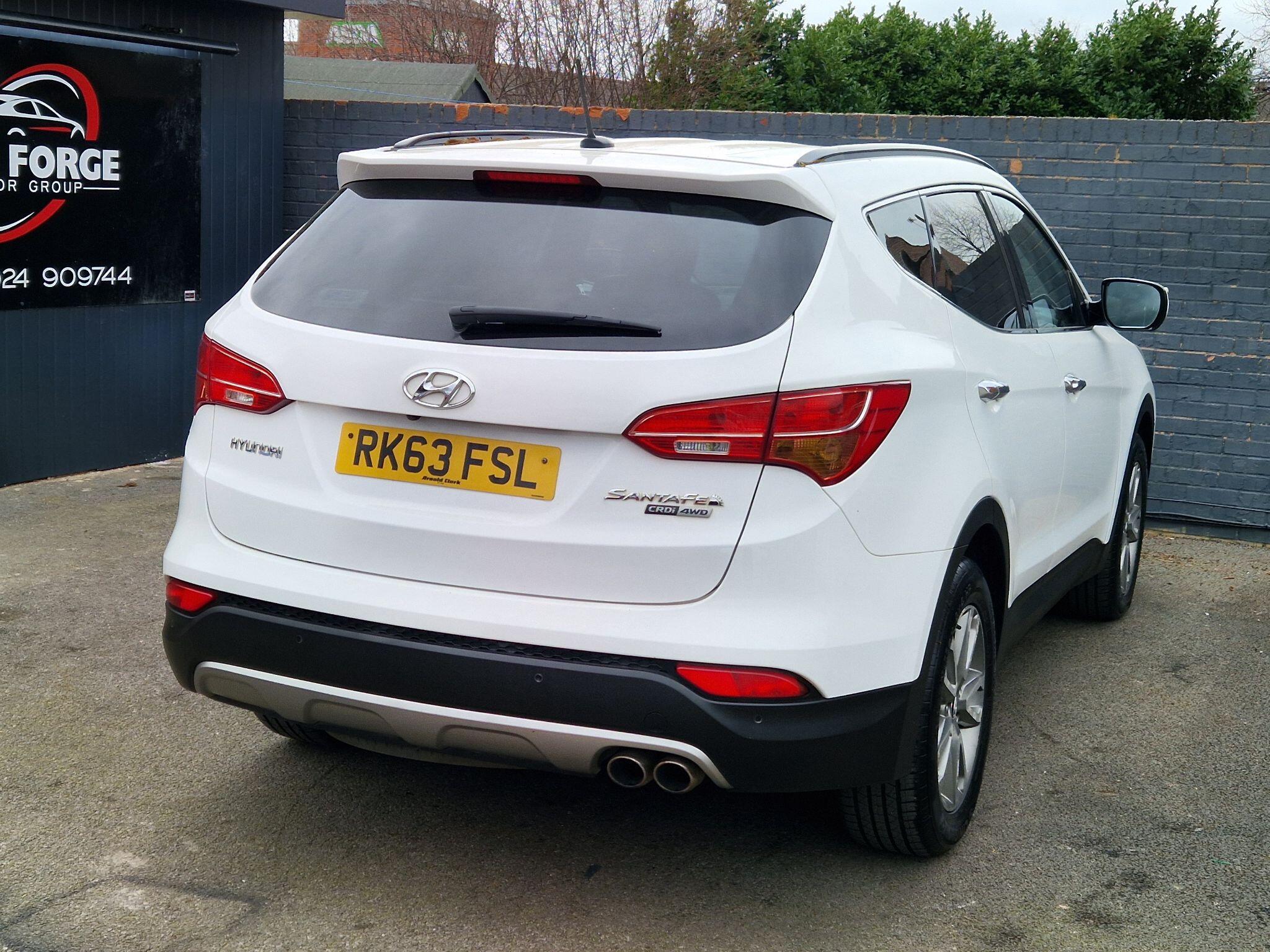 Hyundai Santa Fe - Image 13