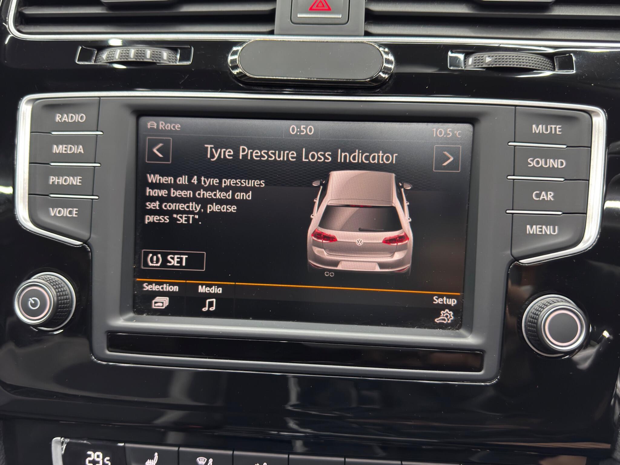 Volkswagen Golf - Image 35