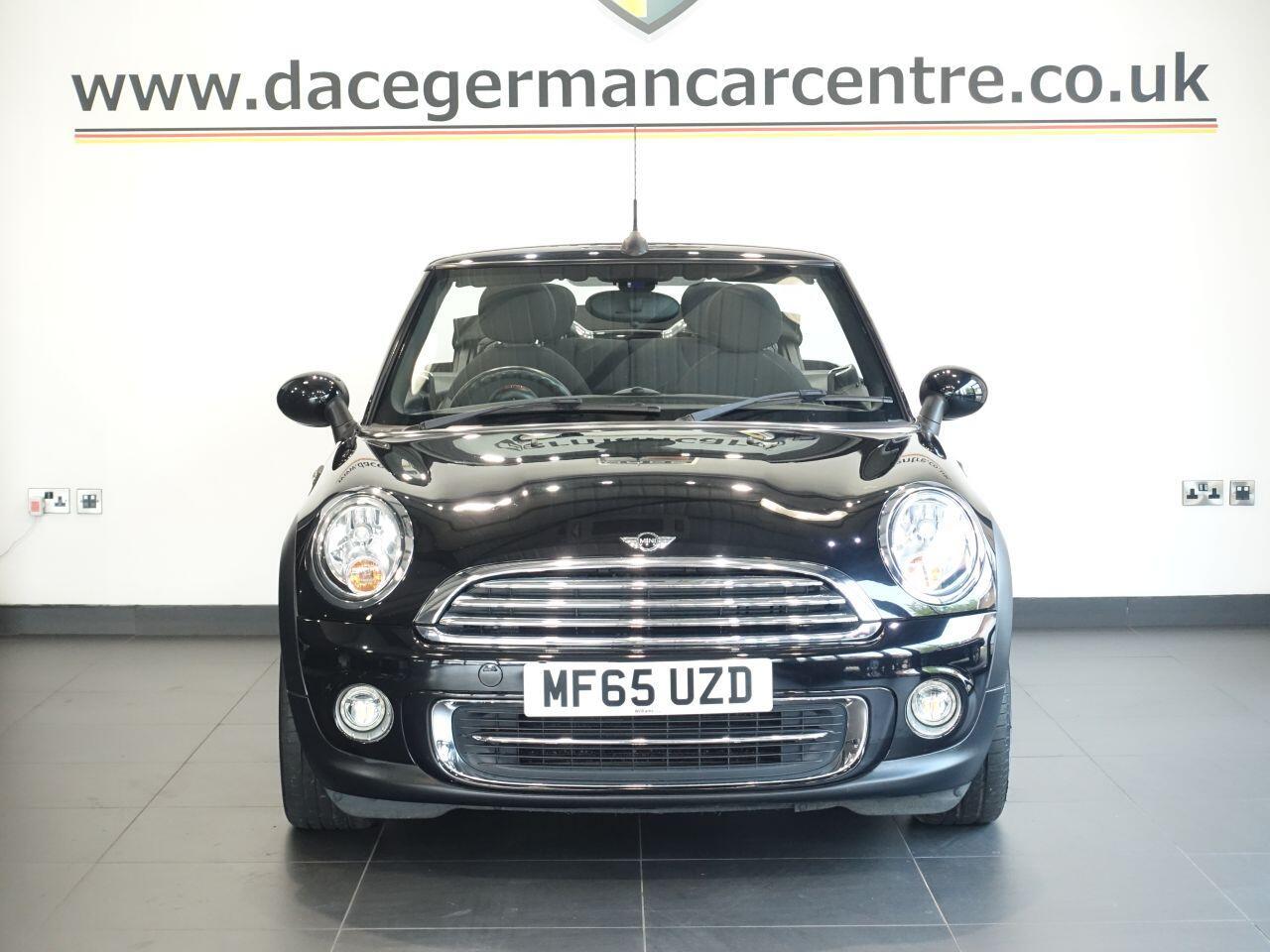 MINI Convertible - Image 4