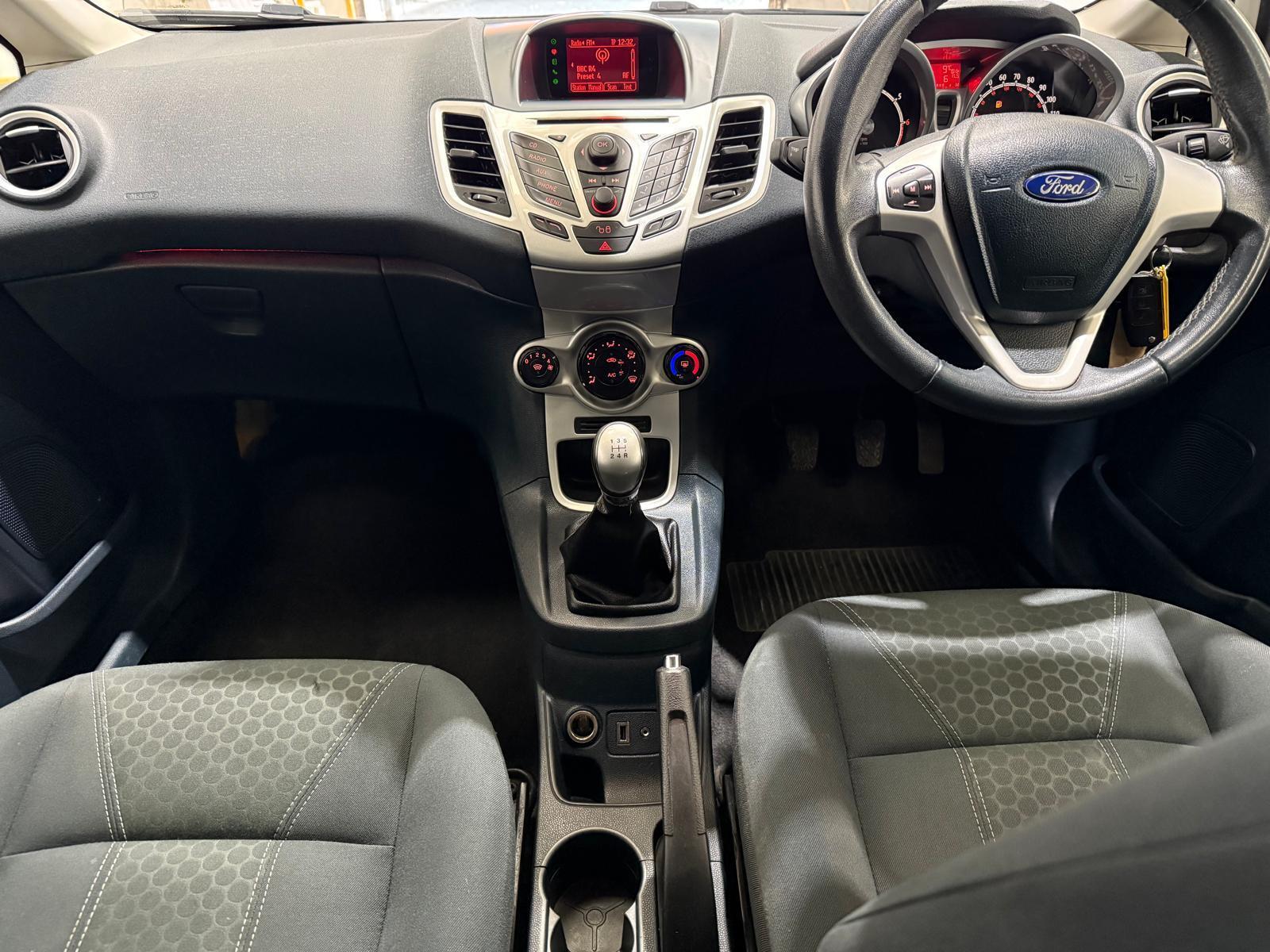 Ford Fiesta - Image 18