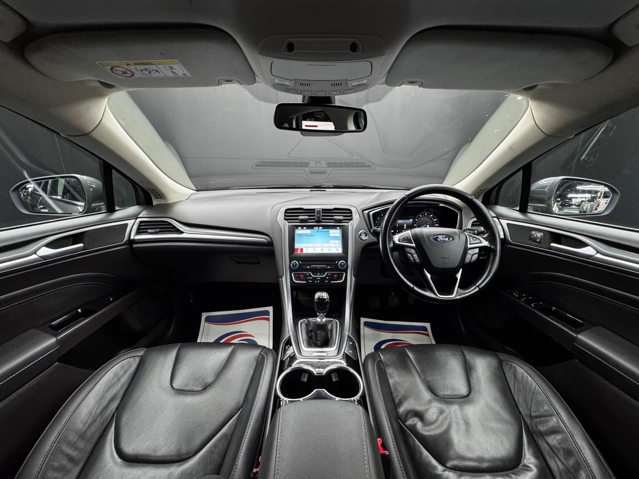 Ford Mondeo - Image 17