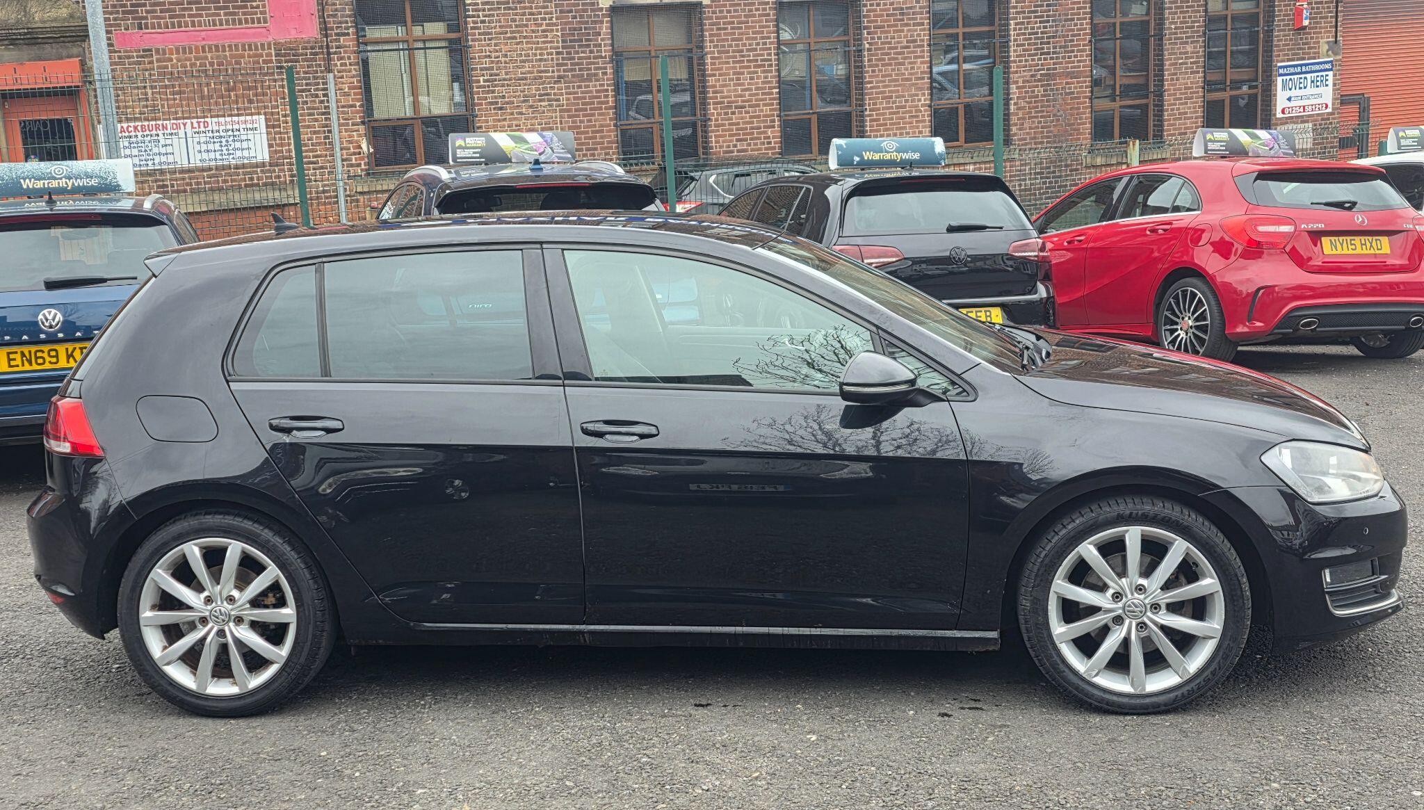 Volkswagen Golf - Image 8