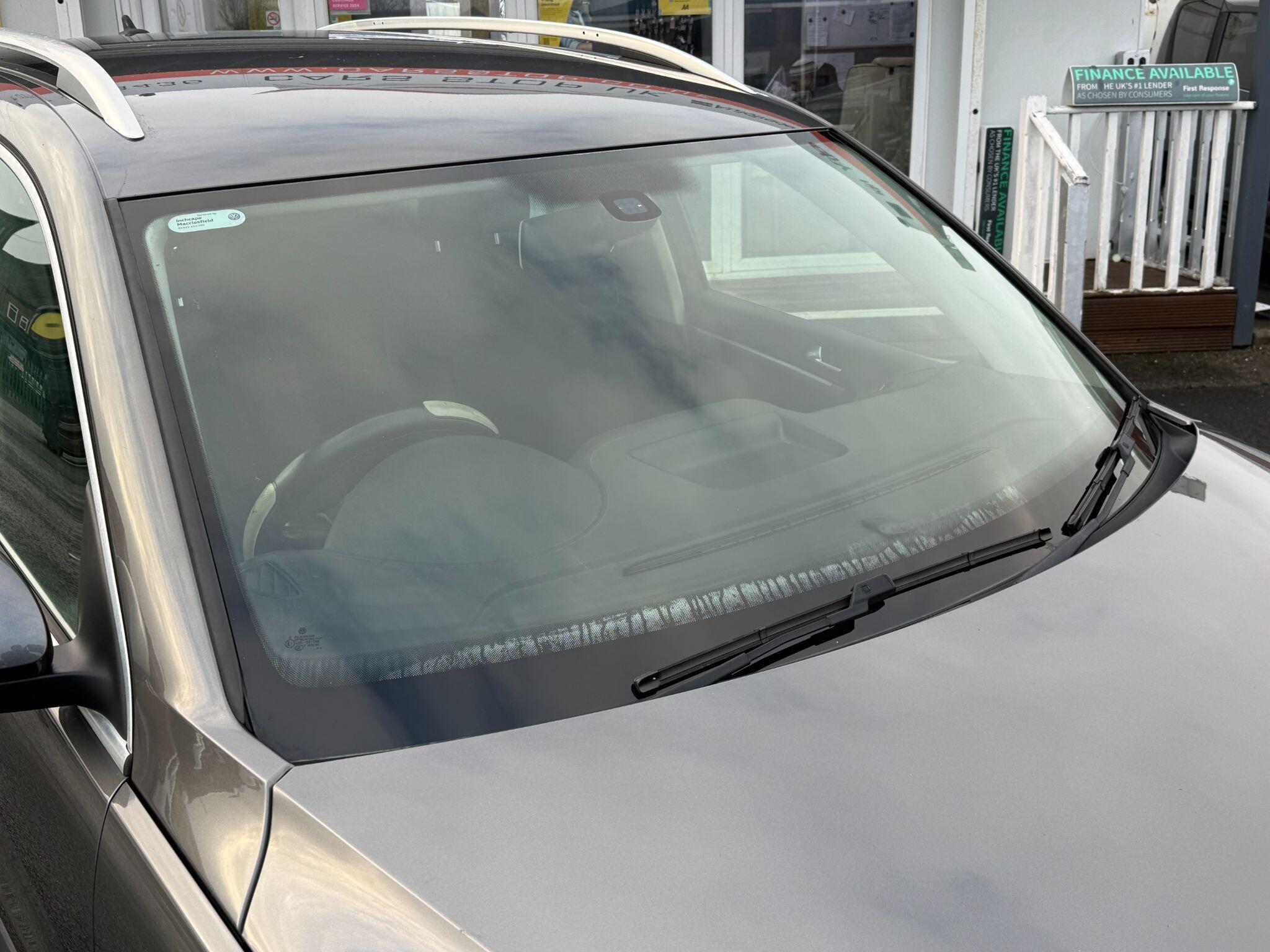 Volkswagen Tiguan - Image 15