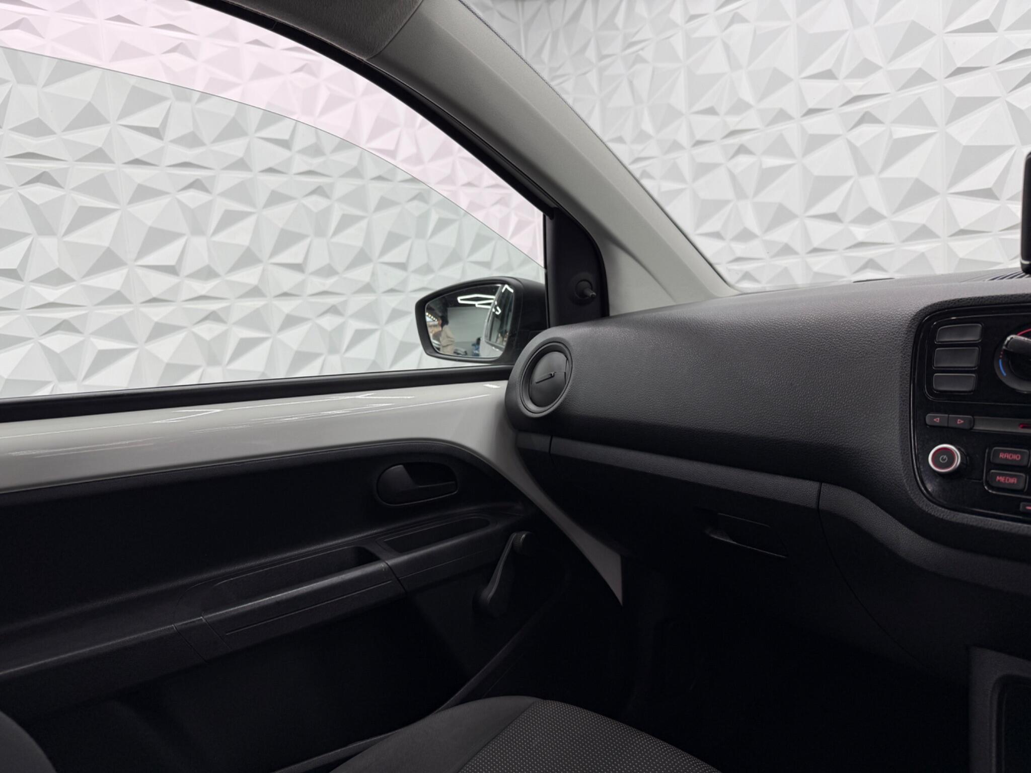 Volkswagen up! - Image 19