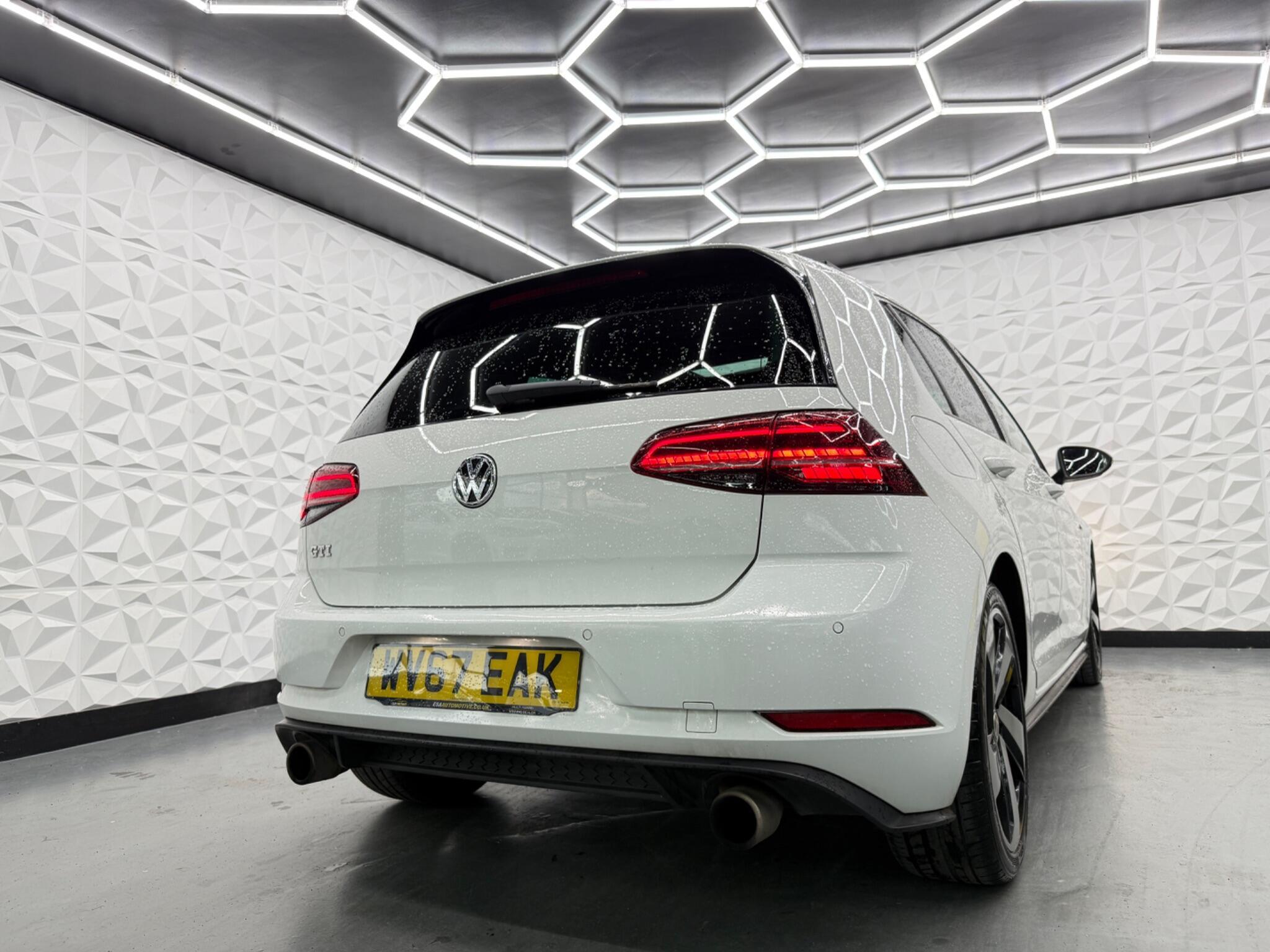 Volkswagen Golf - Image 19
