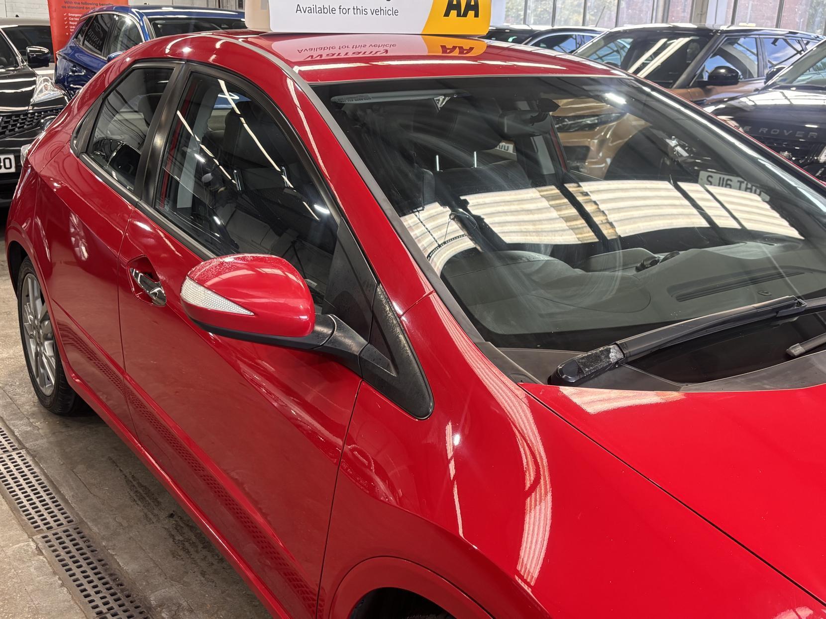 Honda Civic - Image 12