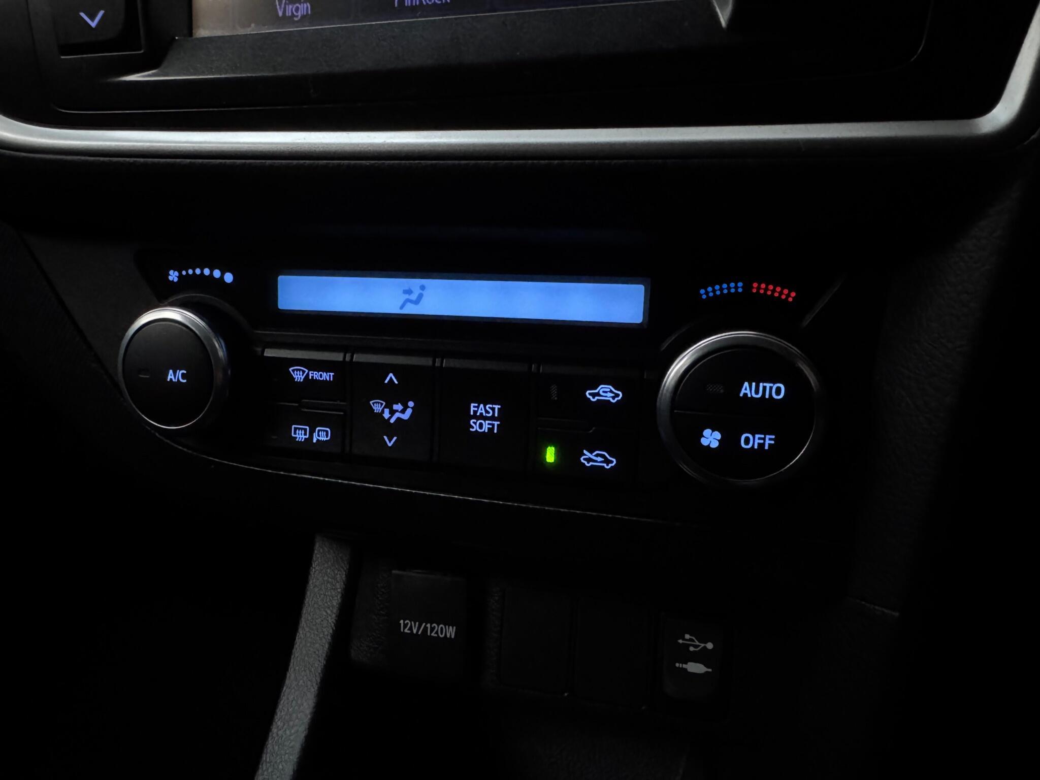 Toyota Auris - Image 17