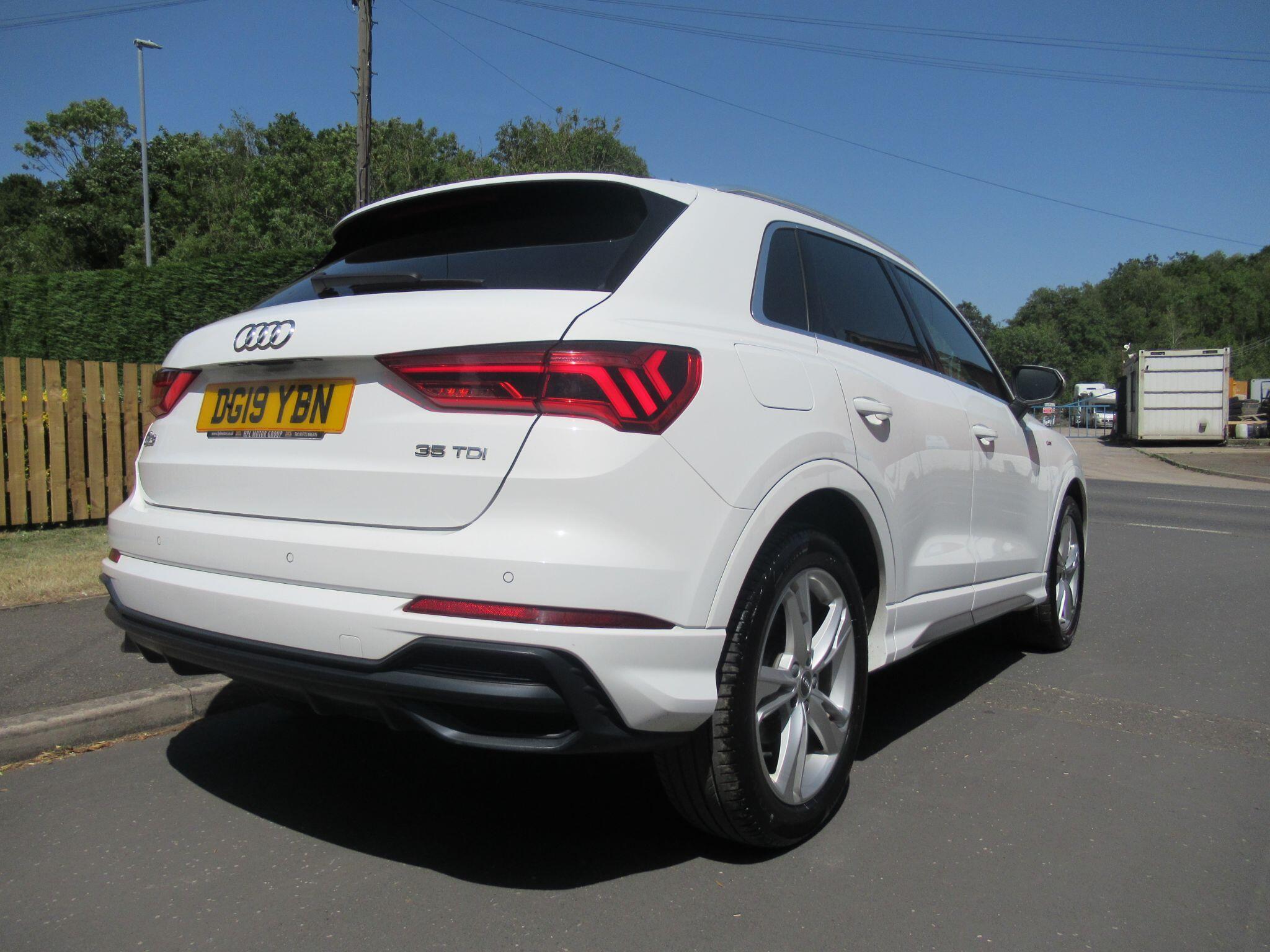 Audi Q3 - Image 3