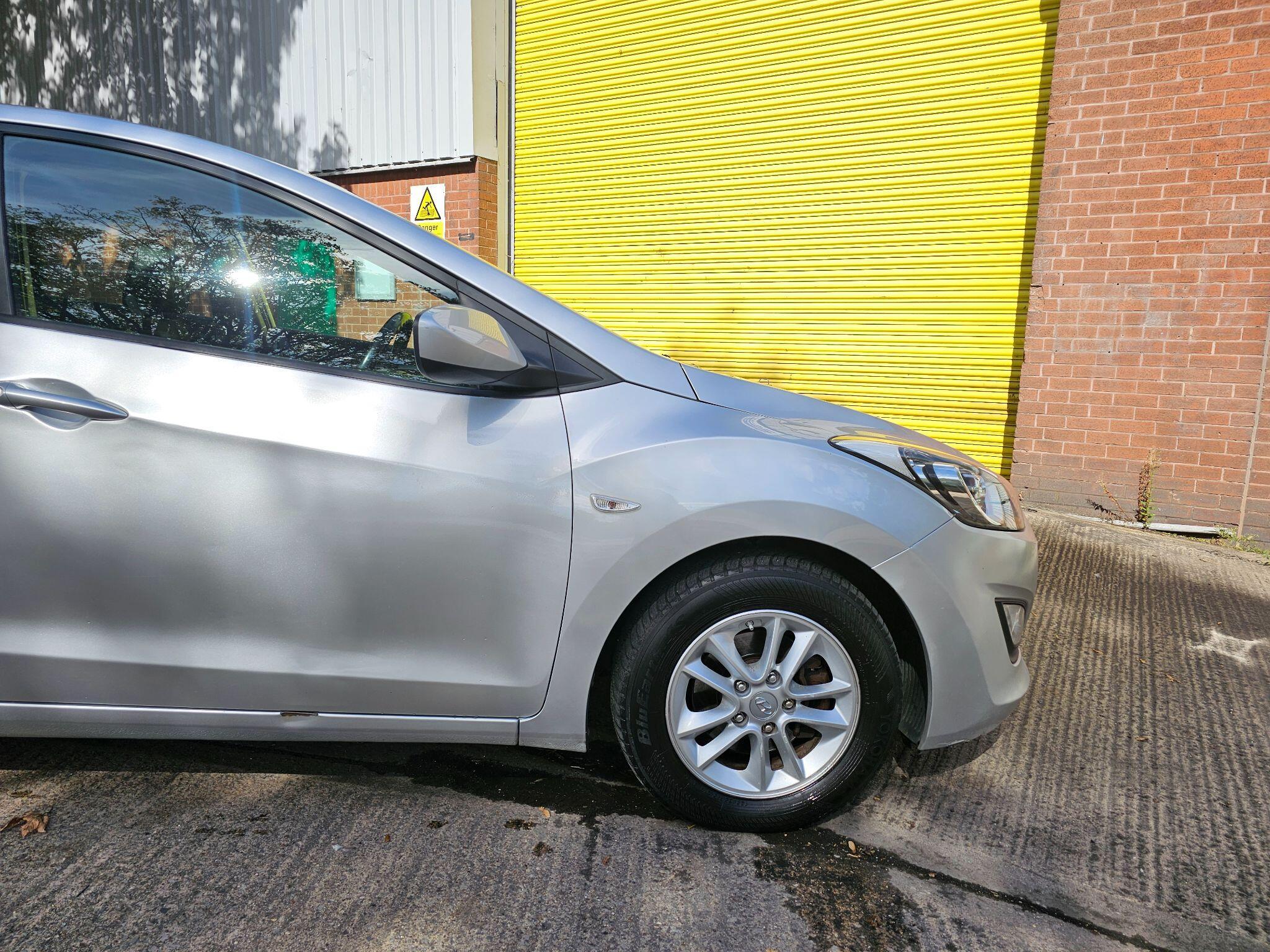Hyundai i30 - Image 2