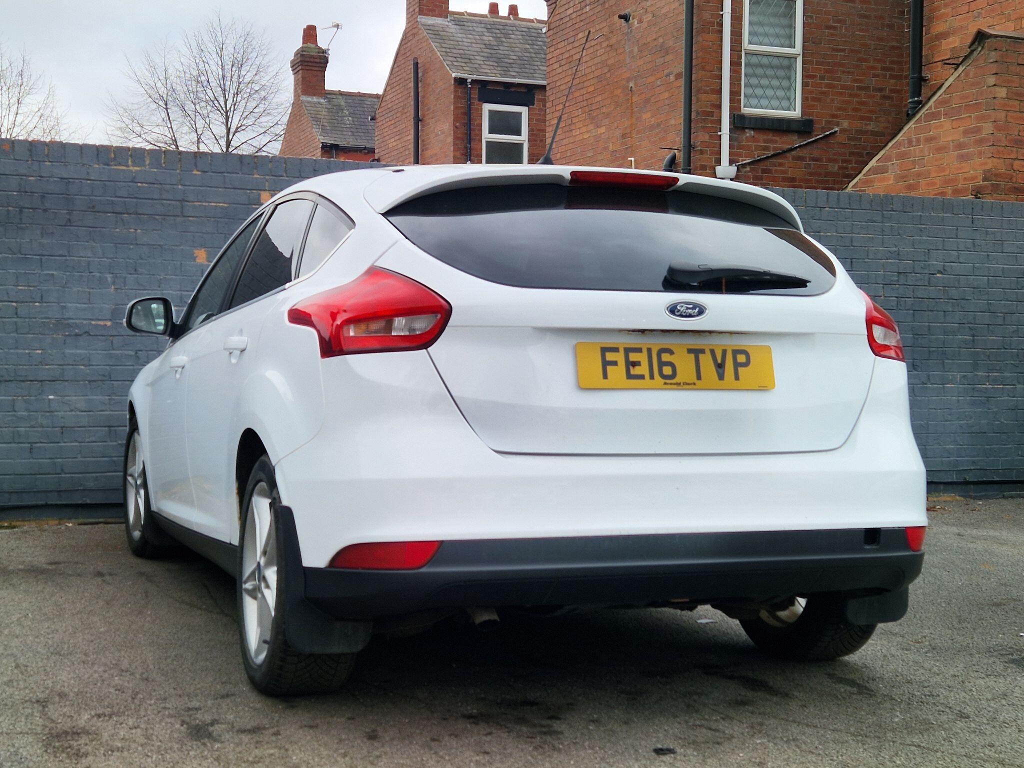 Ford Focus - Image 23