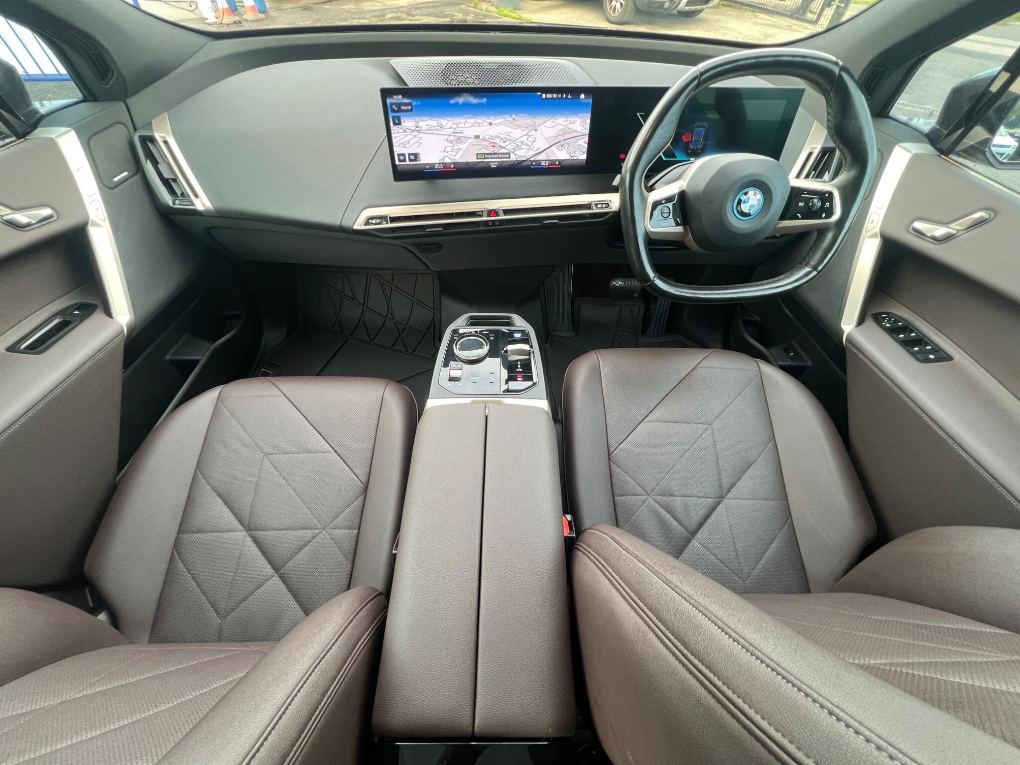 BMW IX - Image 15