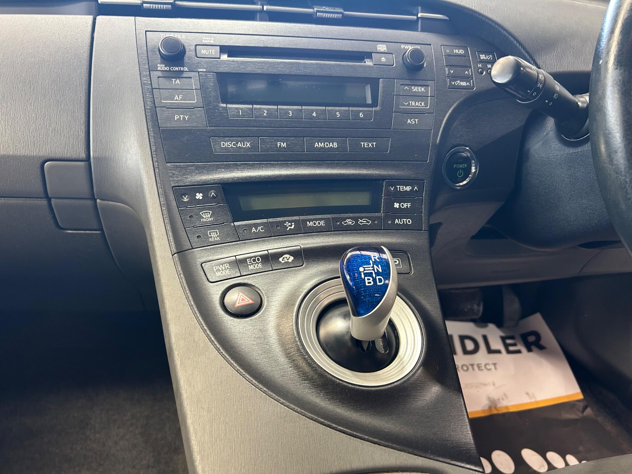 Toyota Prius - Image 11