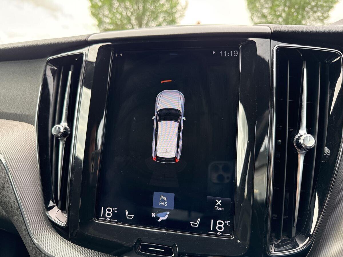 Volvo XC60 - Image 28
