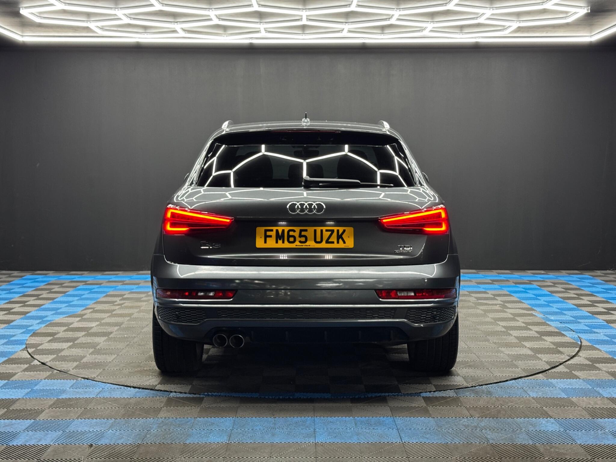 Audi Q3 - Image 6