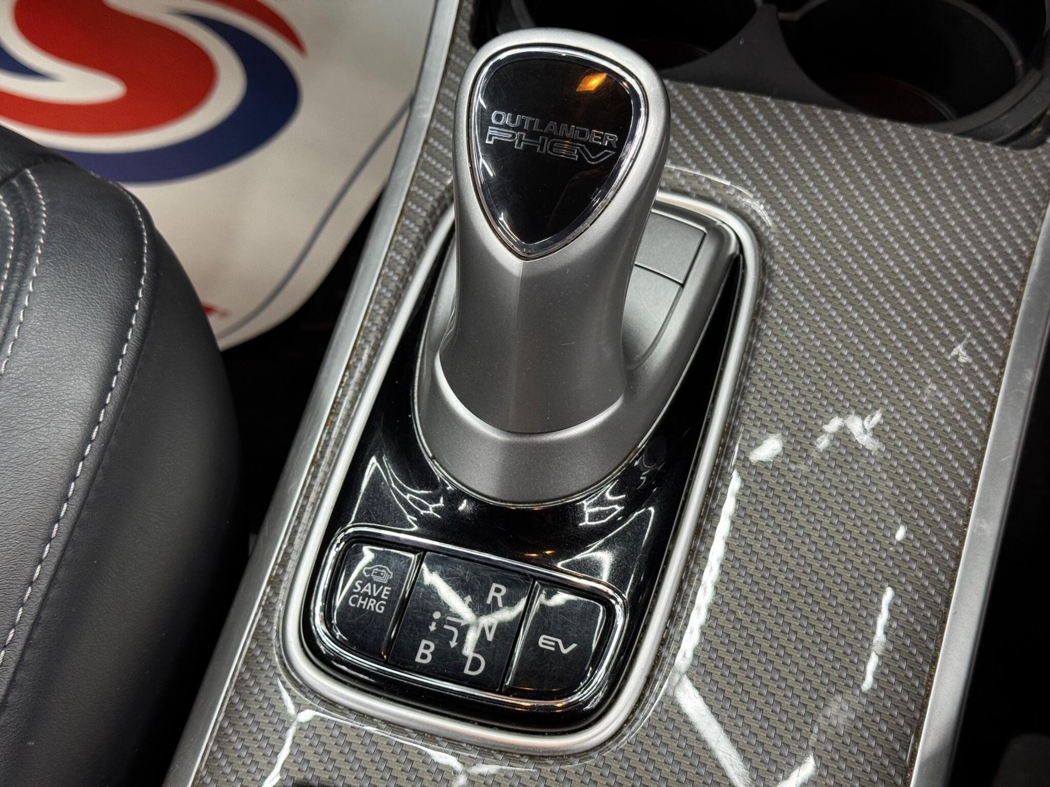 Mitsubishi Outlander - Image 27