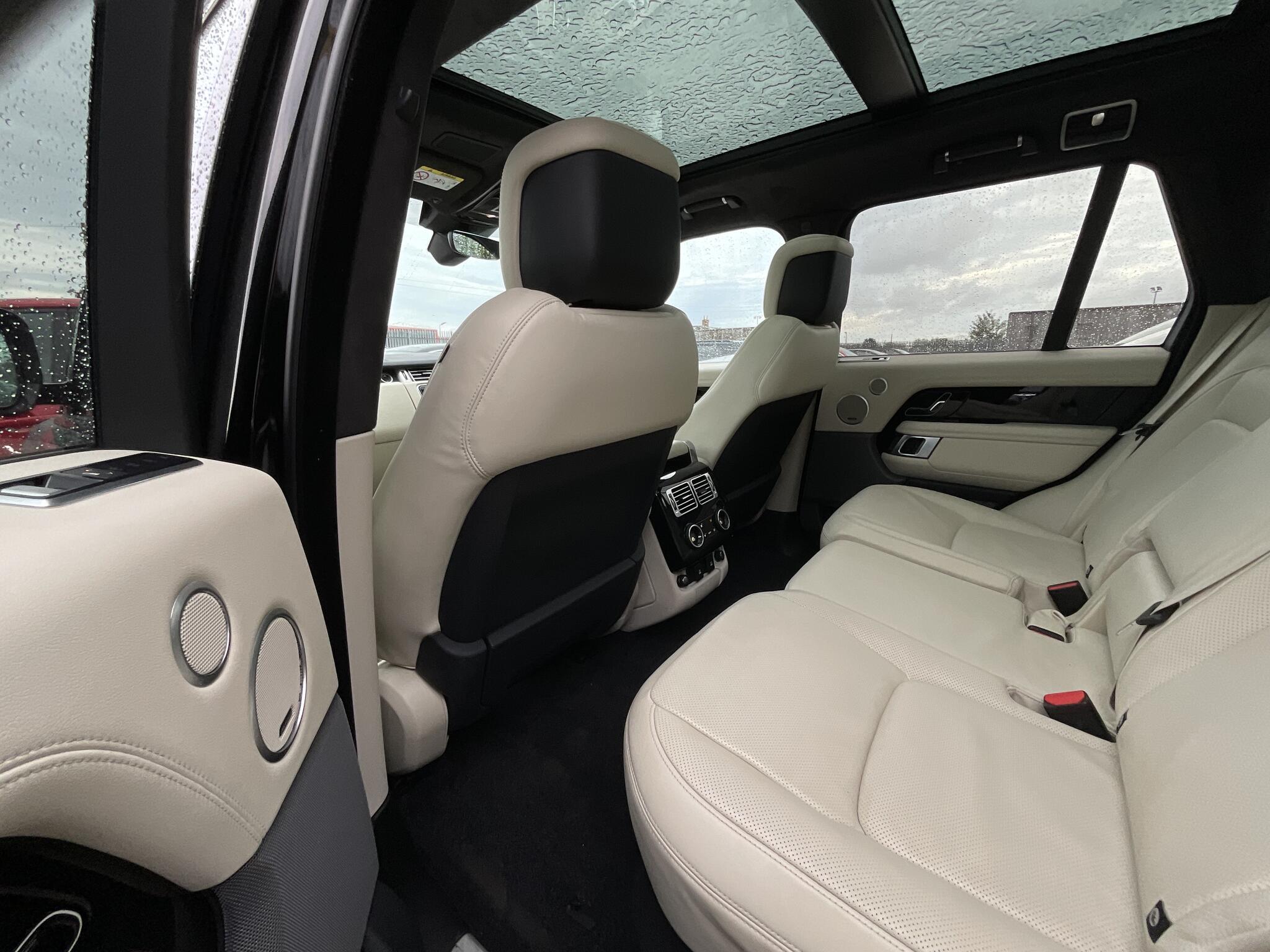Land Rover Range Rover - Image 12