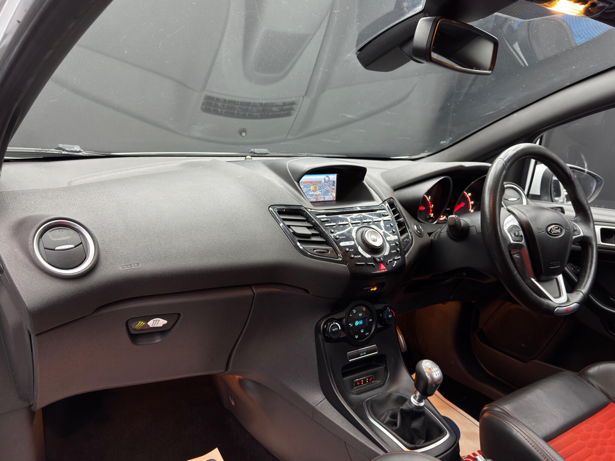 Ford Fiesta - Image 11