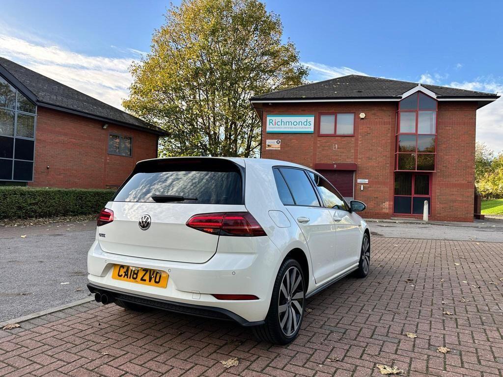 Volkswagen Golf - Image 10