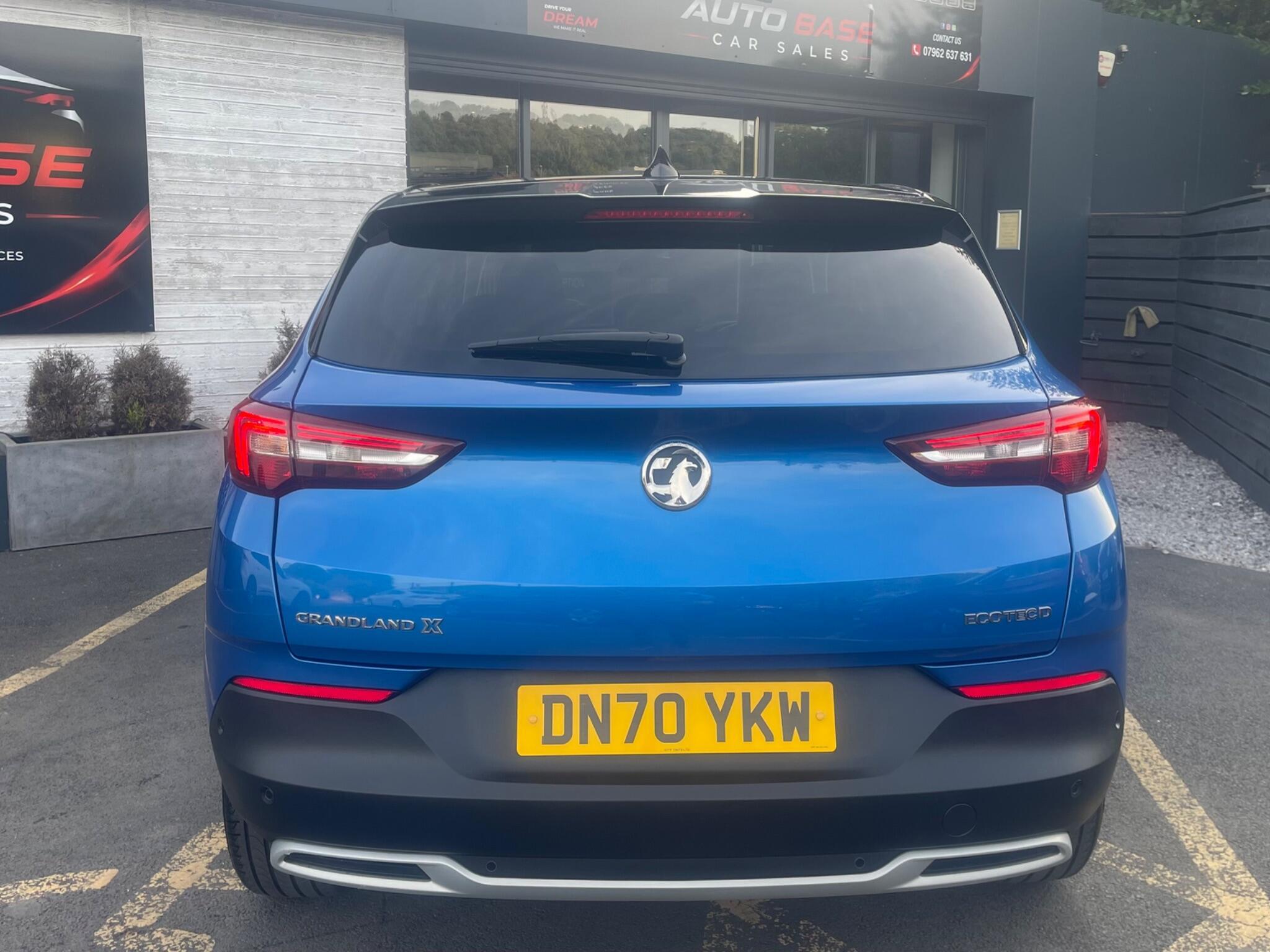 Vauxhall Grandland X - Image 13